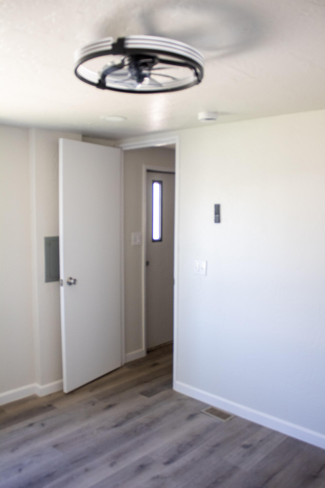 820 S Chinowth St #12, Visalia, CA 93277