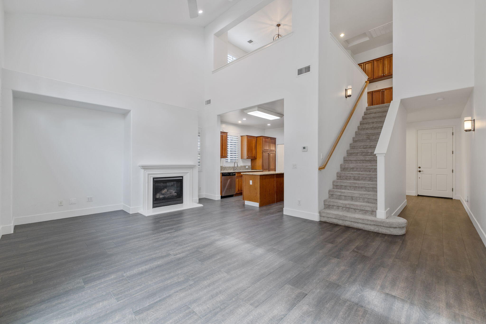1558 N Pisa St, Visalia, CA 93291