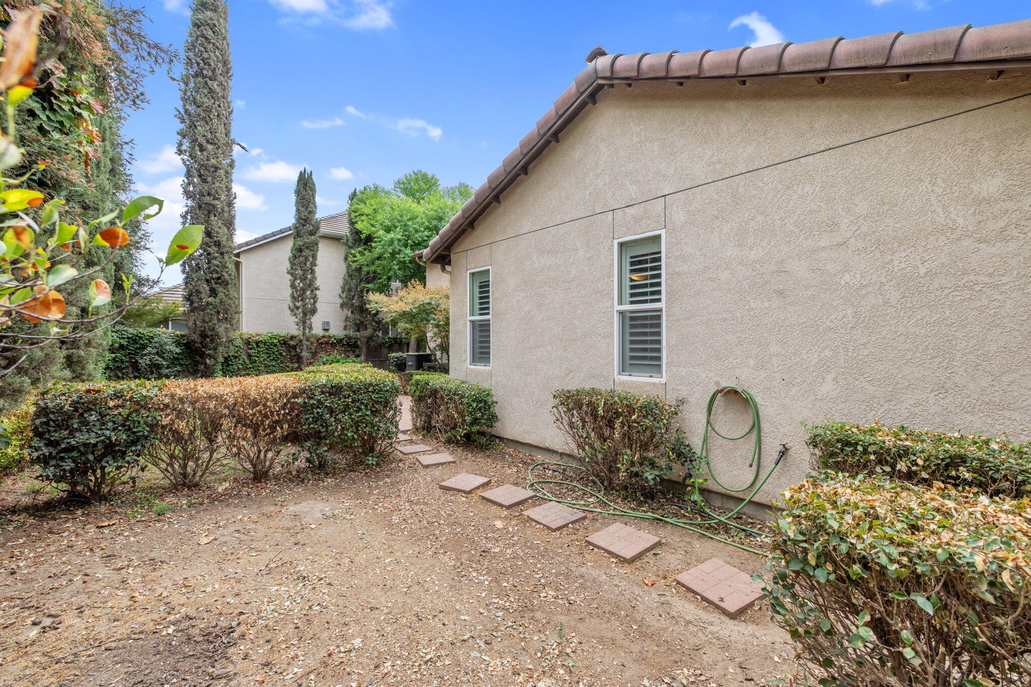 1558 N Pisa St, Visalia, CA 93291