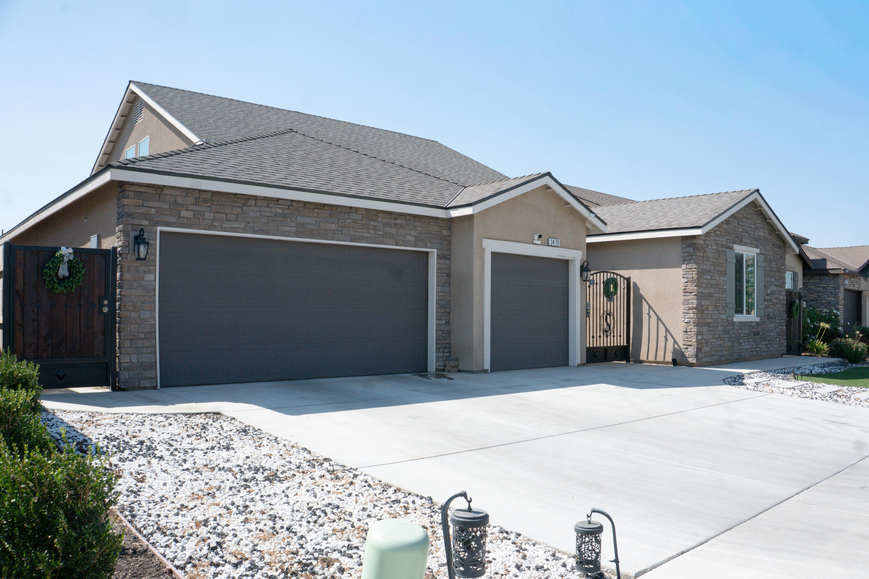 3479 Lennox St, Tulare, CA 93274