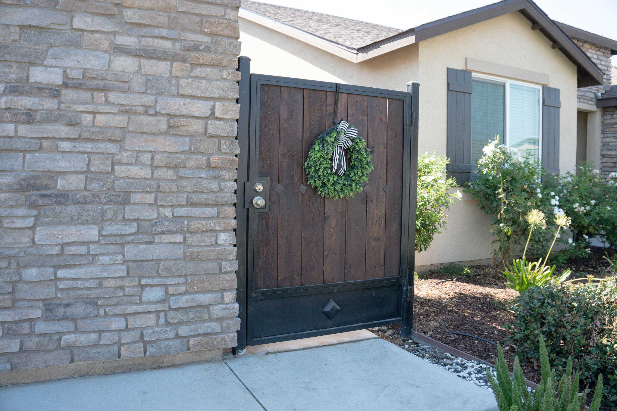 3479 Lennox St, Tulare, CA 93274