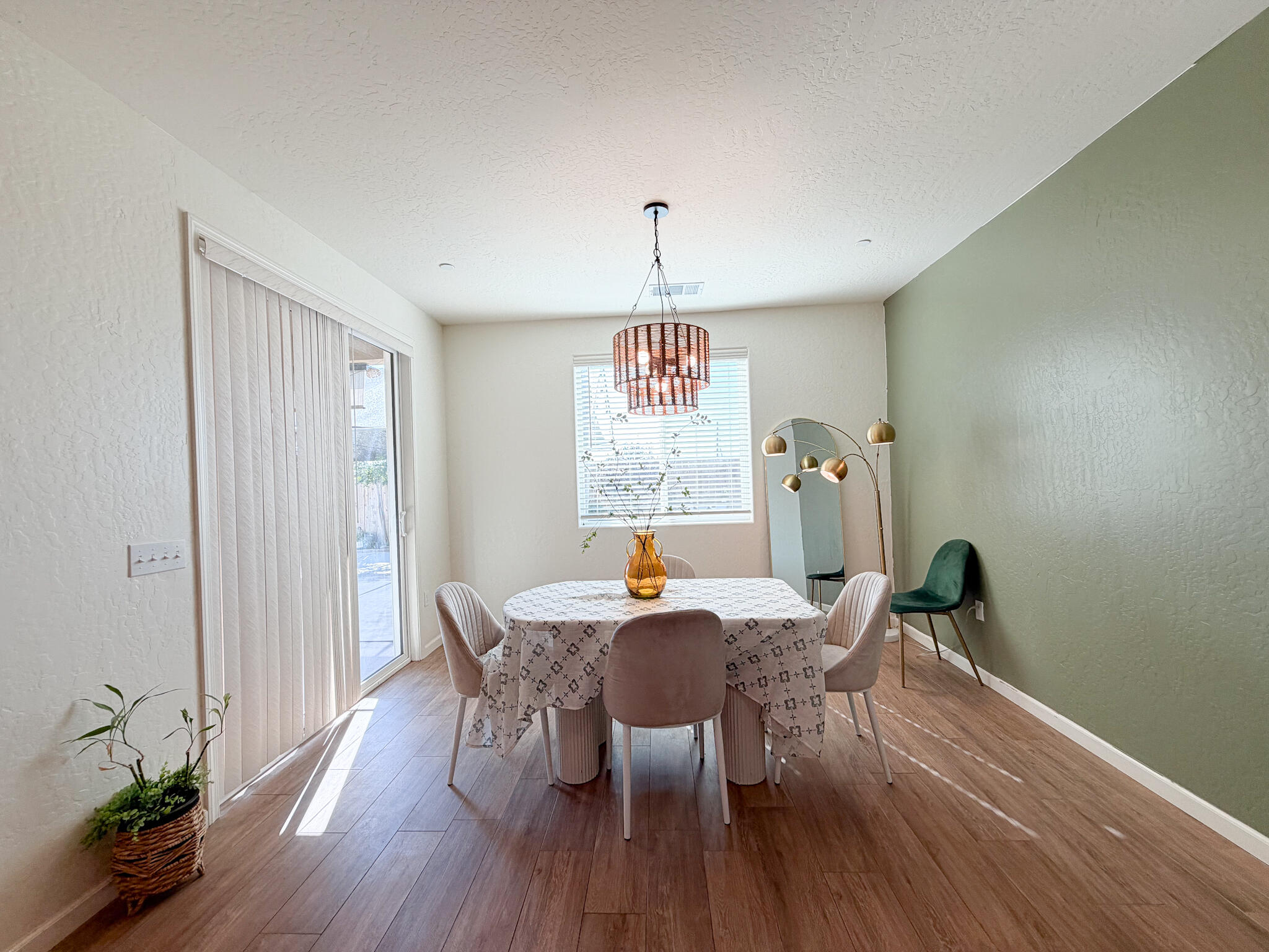 3479 Lennox St, Tulare, CA 93274