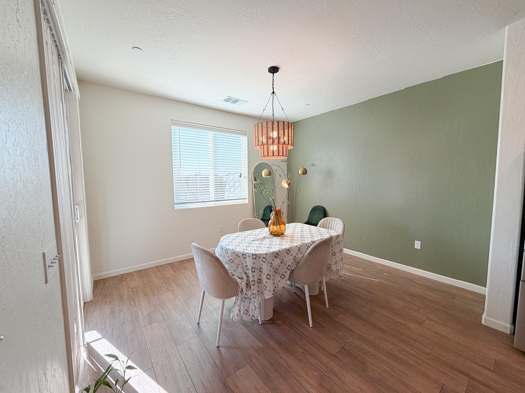 3479 Lennox St, Tulare, CA 93274