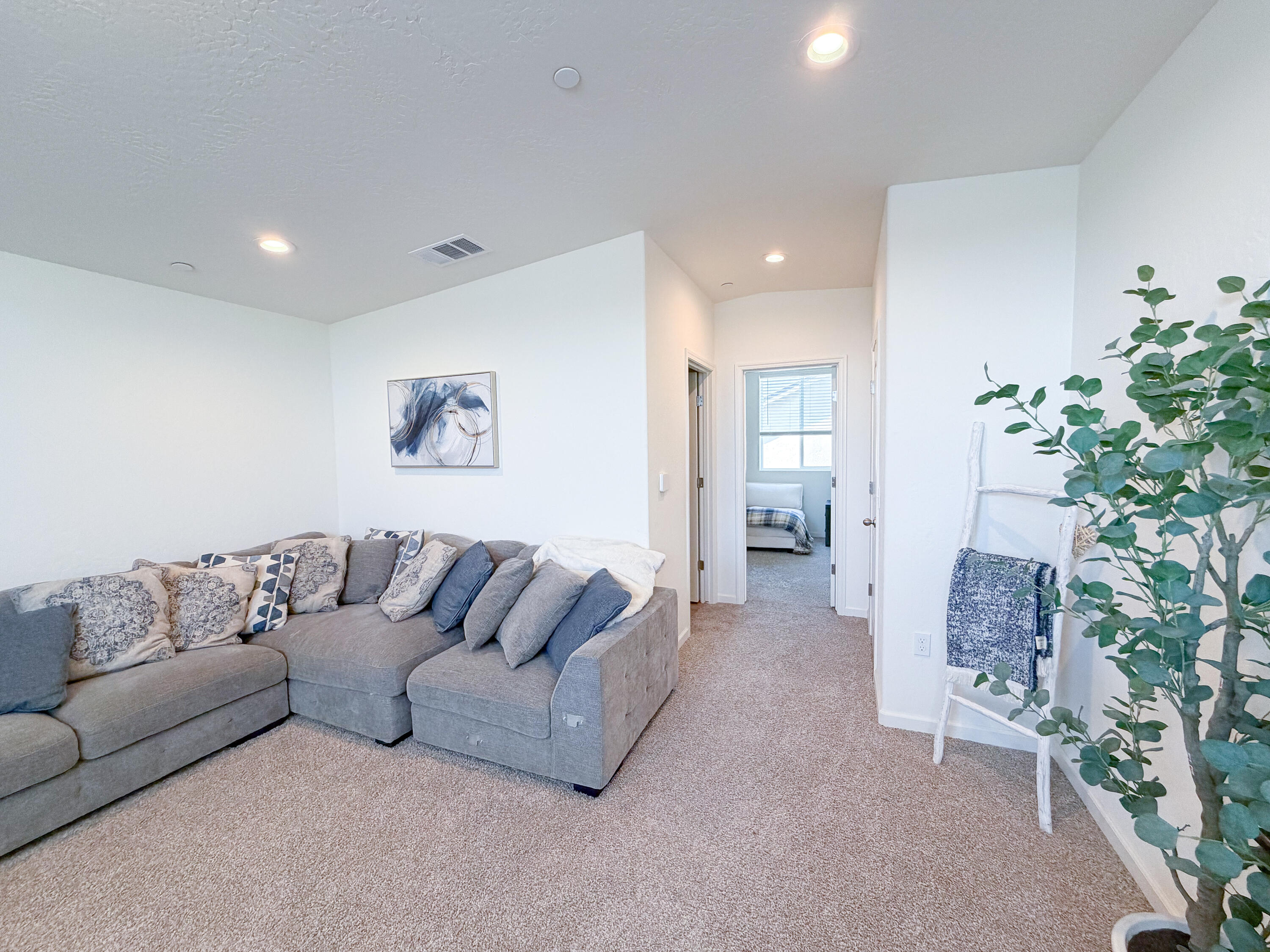 3479 Lennox St, Tulare, CA 93274