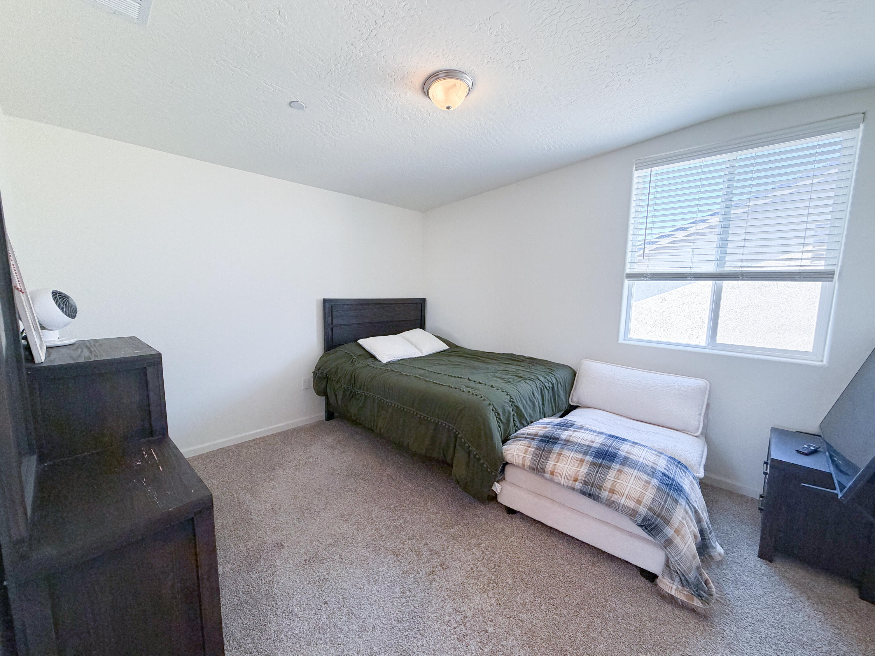 3479 Lennox St, Tulare, CA 93274