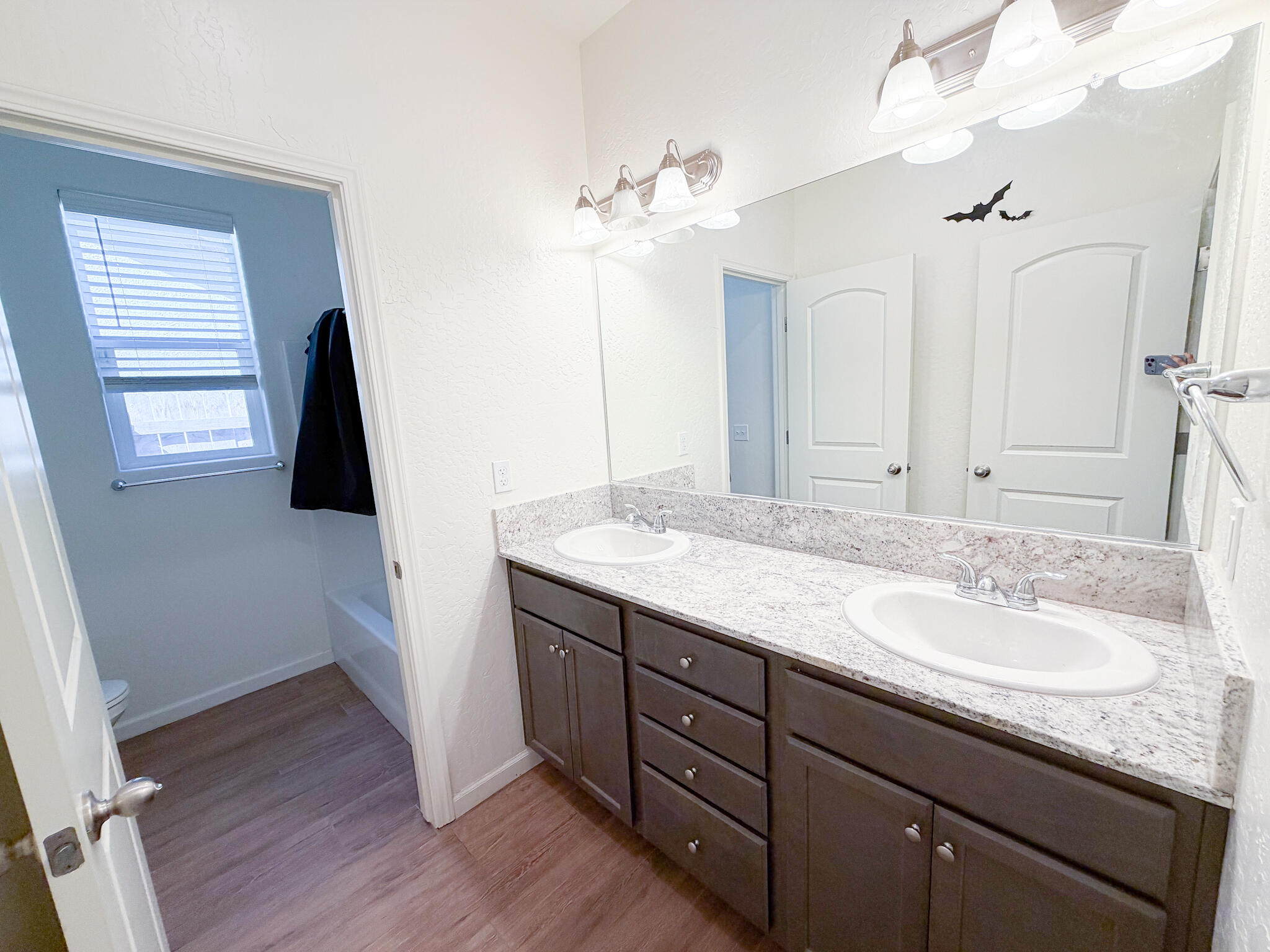 3479 Lennox St, Tulare, CA 93274