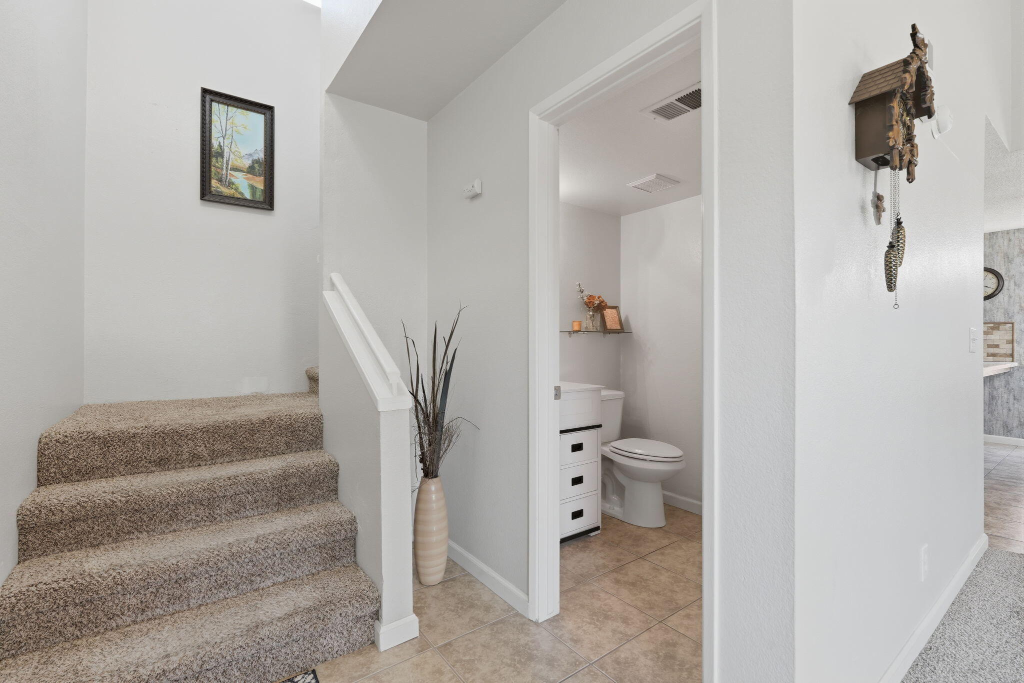 1143 E Ferguson Ave, Visalia, CA 93292