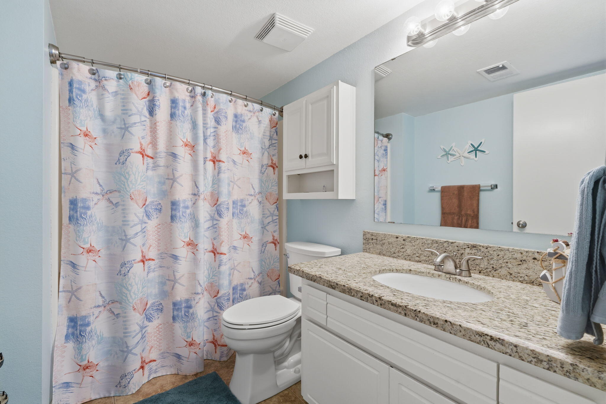 1143 E Ferguson Ave, Visalia, CA 93292