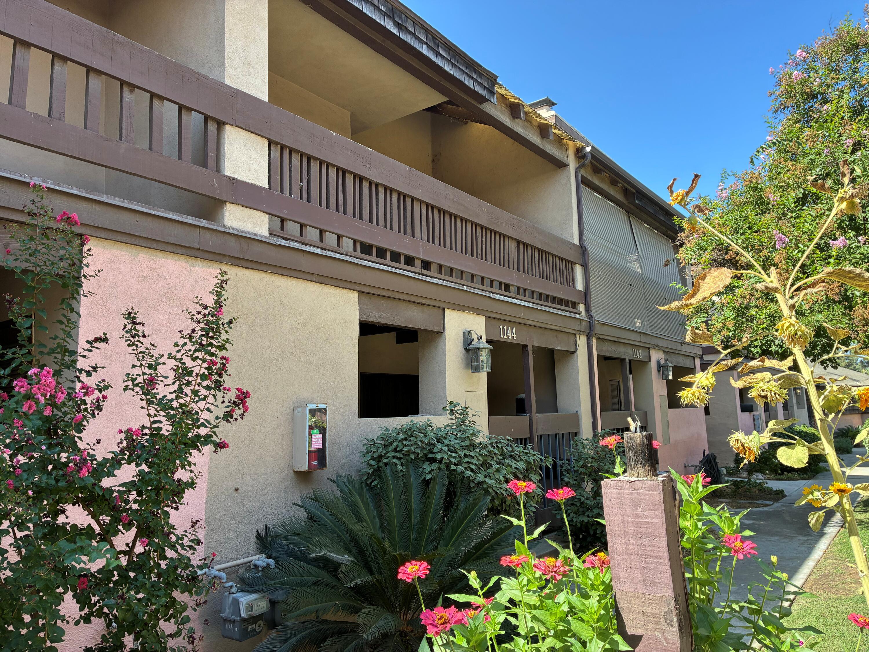 1144 N Gem St, Tulare, CA 93274