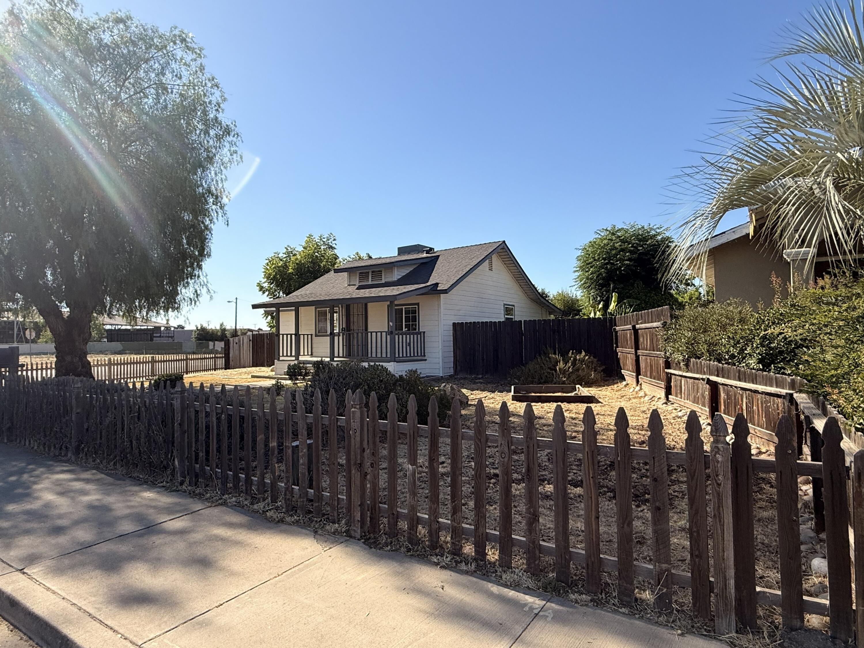 103 E Firebaugh Ave, Exeter, CA 93221