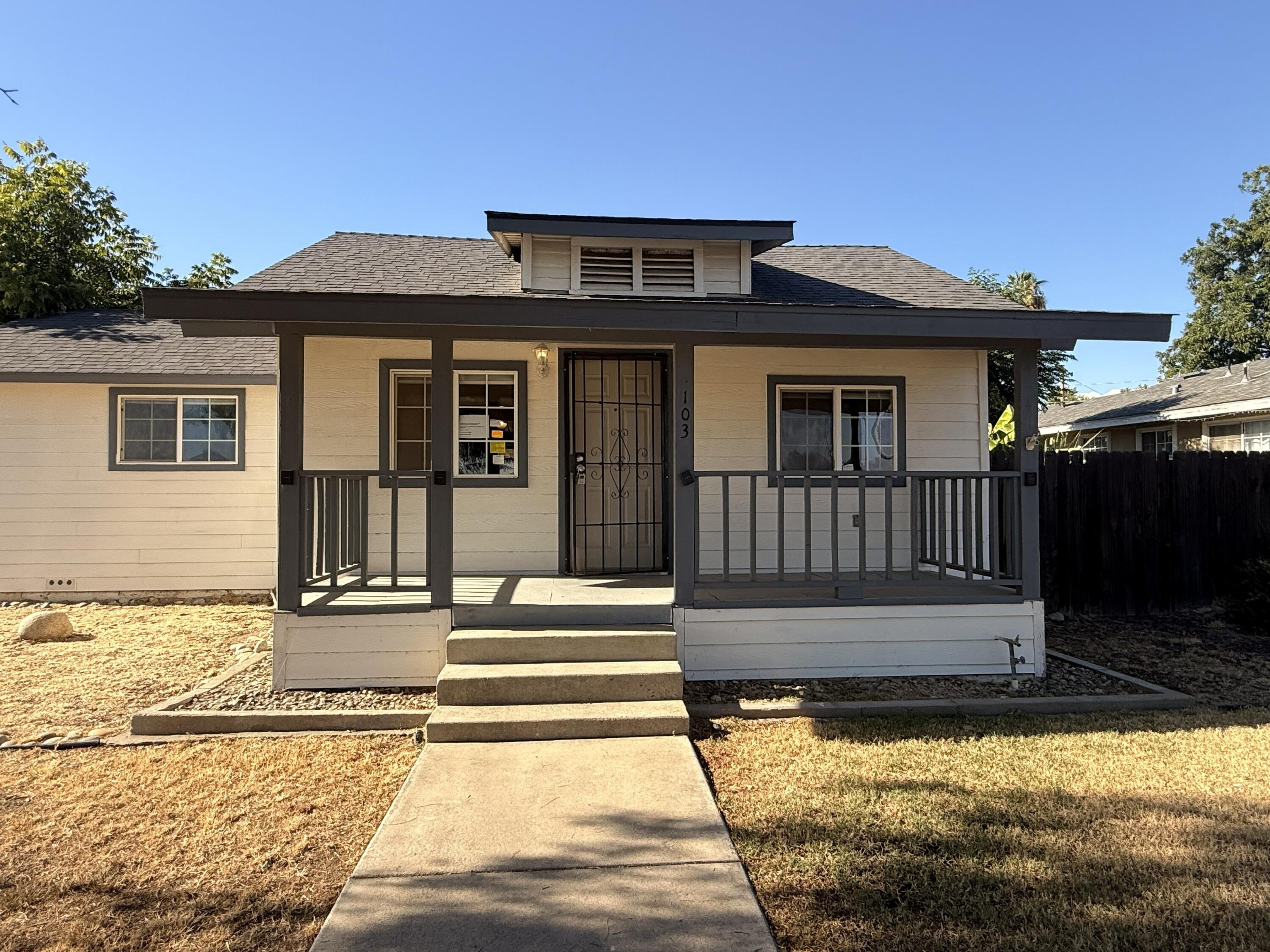 103 E Firebaugh Ave, Exeter, CA 93221
