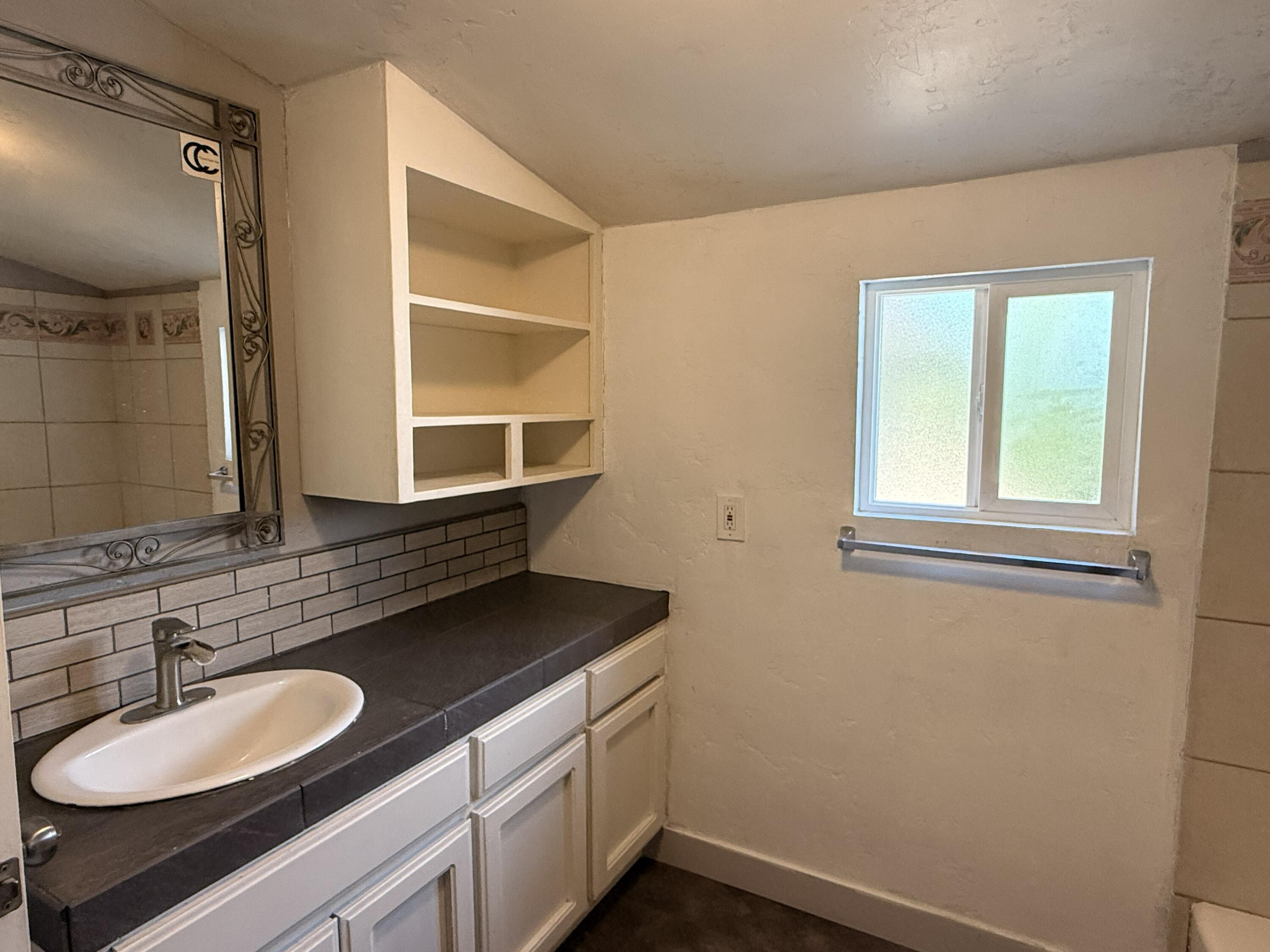 103 E Firebaugh Ave, Exeter, CA 93221