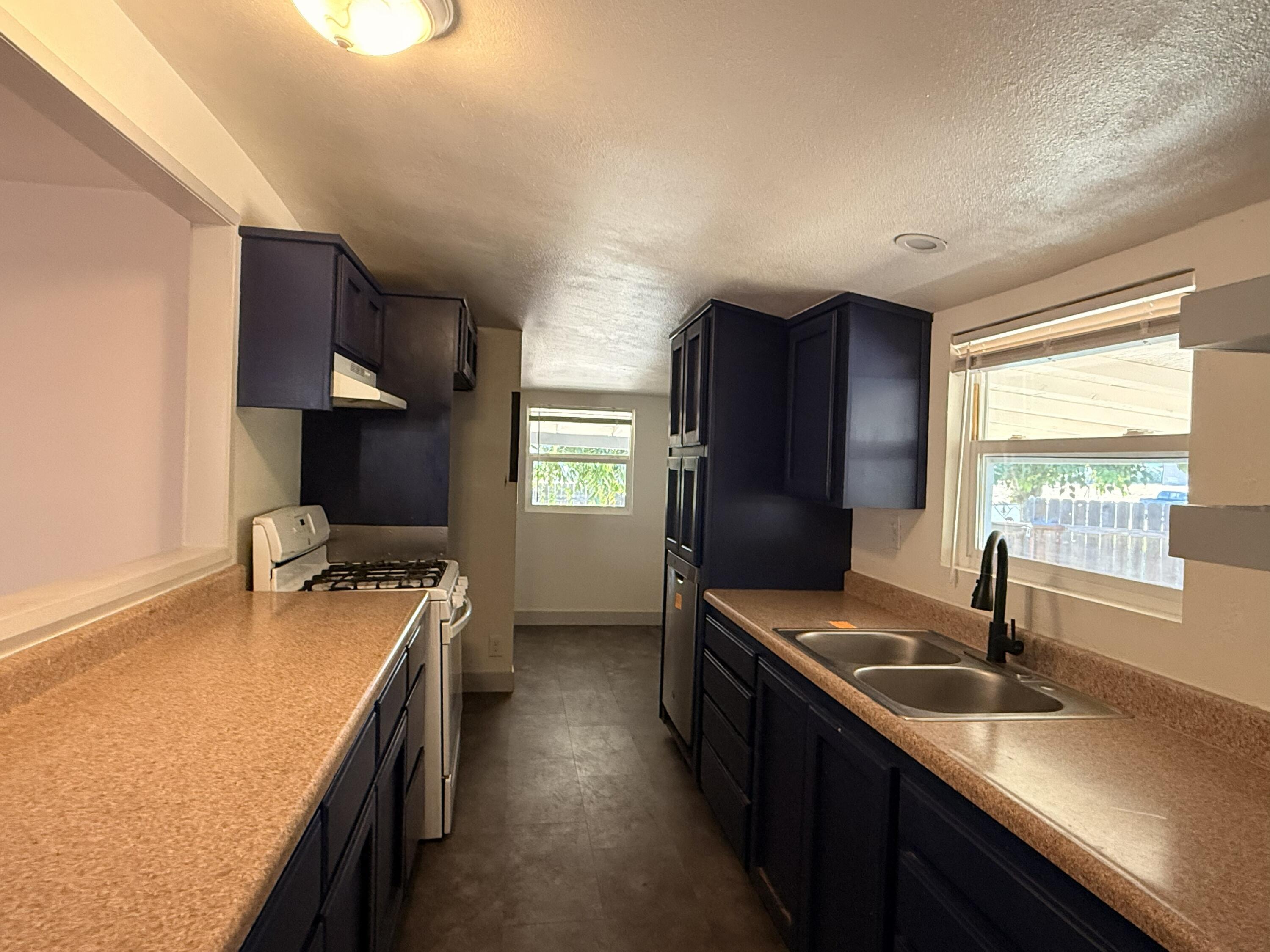 103 E Firebaugh Ave, Exeter, CA 93221