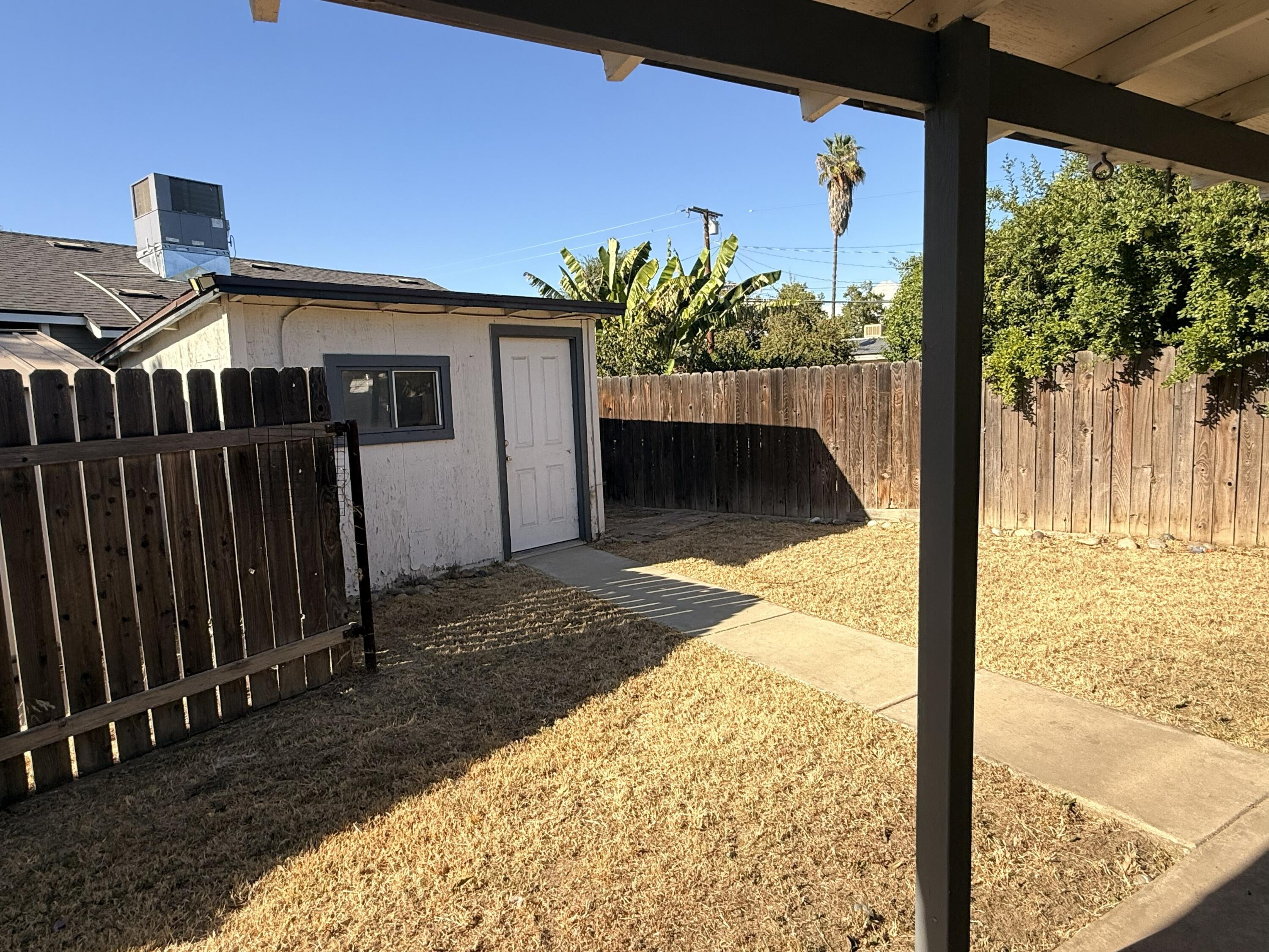 103 E Firebaugh Ave, Exeter, CA 93221