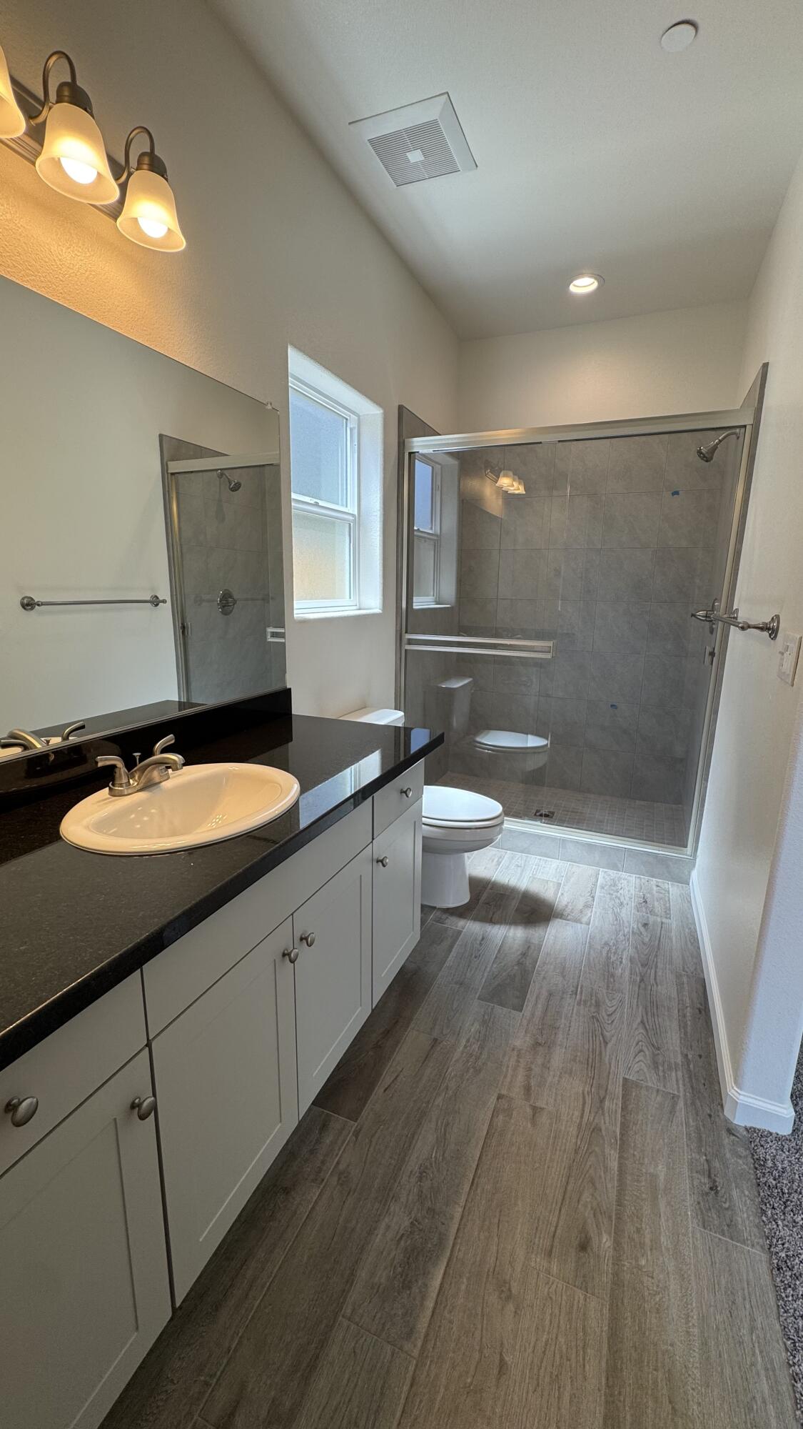 30594 Bellwood Rd, Visalia, CA 93291