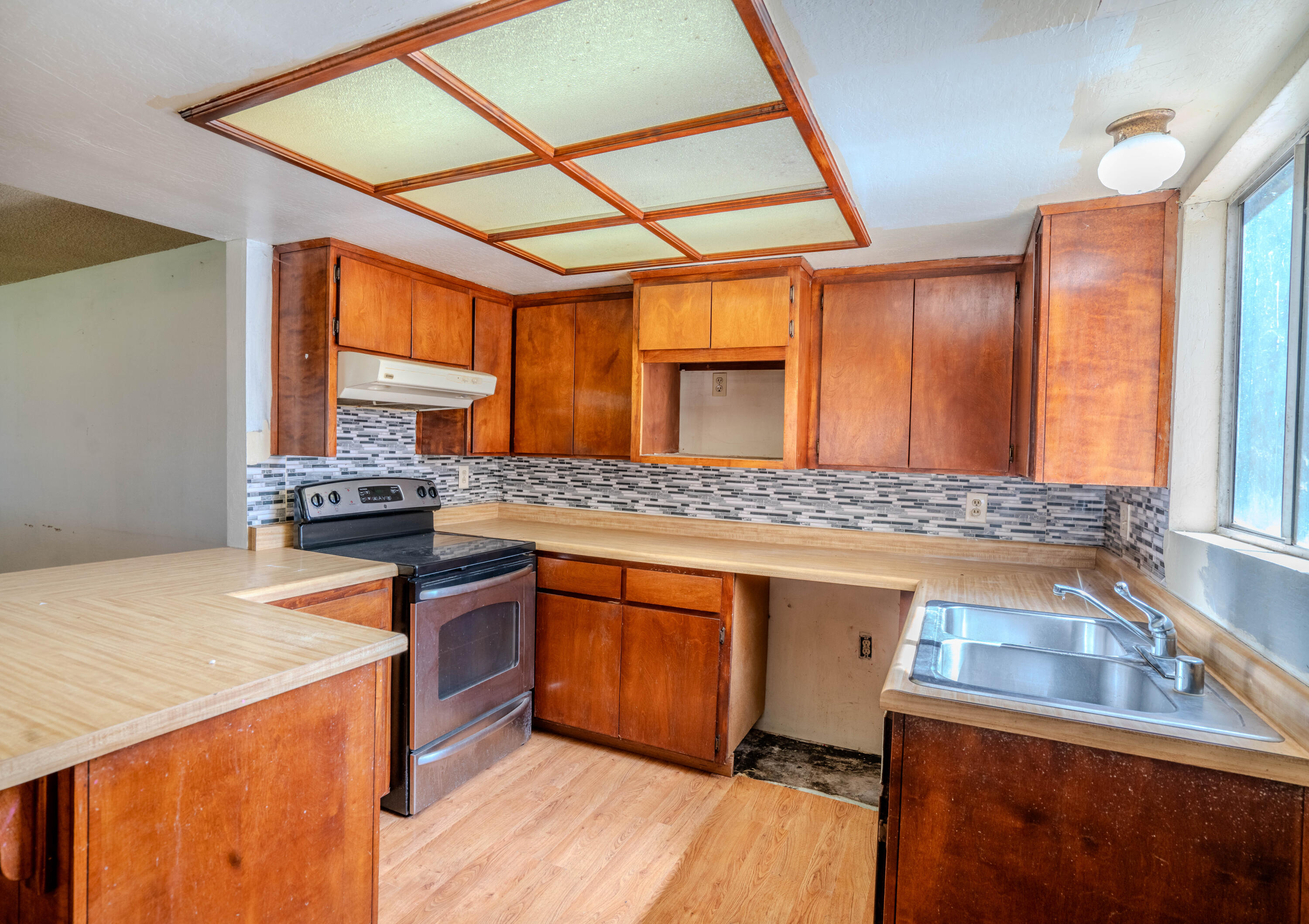 278 N Berry Rd, Tipton, CA 93272
