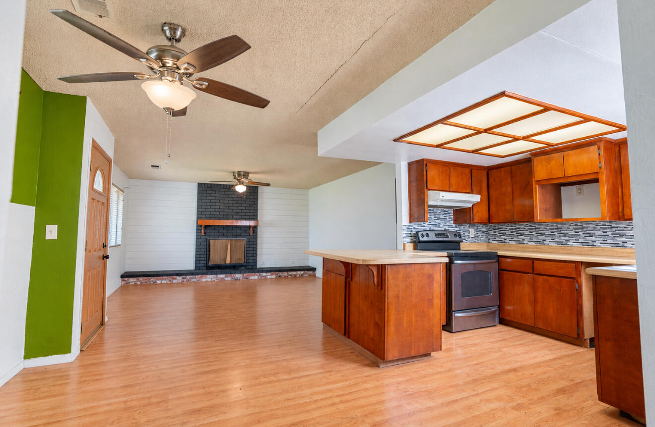 278 N Berry Rd, Tipton, CA 93272