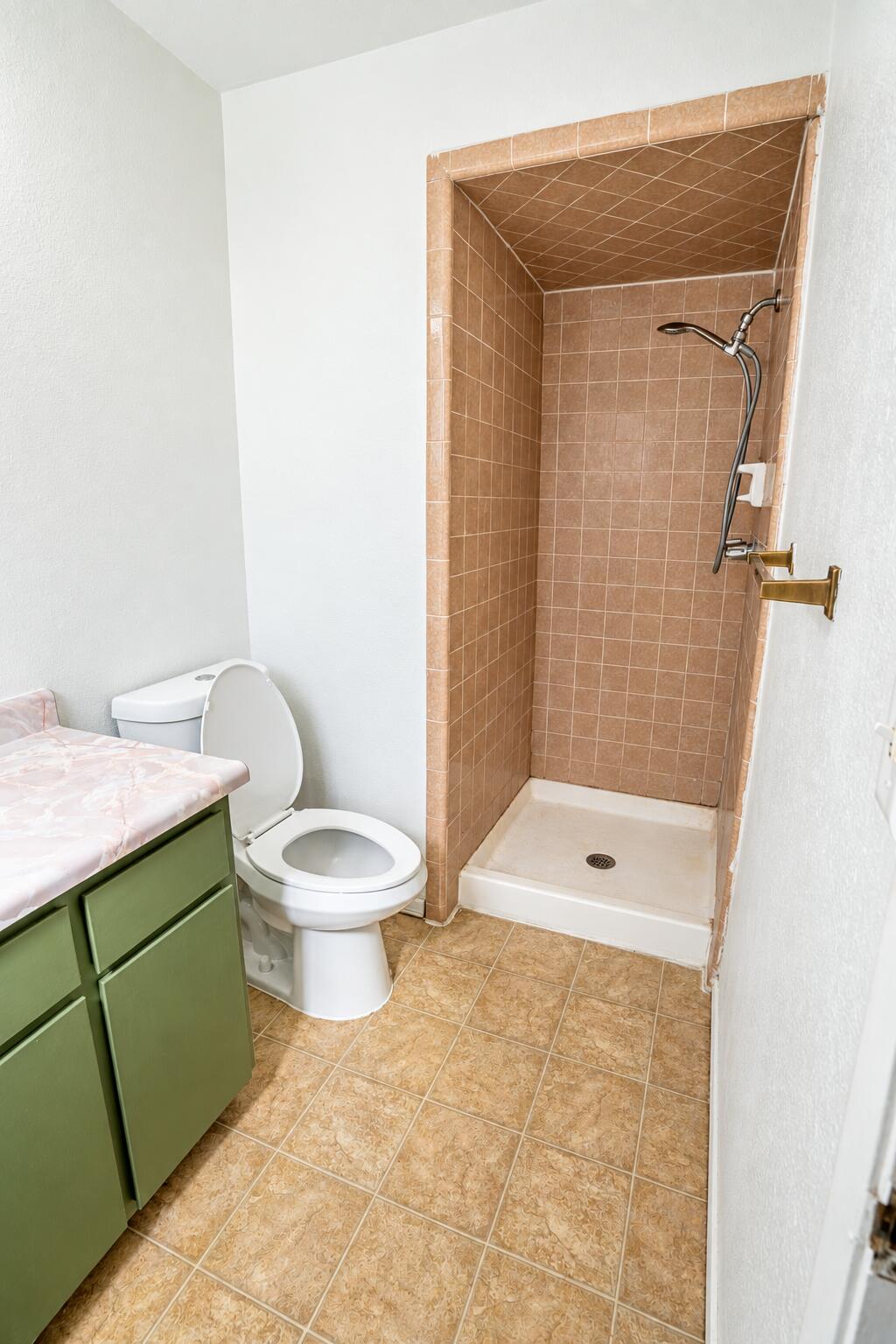 278 N Berry Rd, Tipton, CA 93272