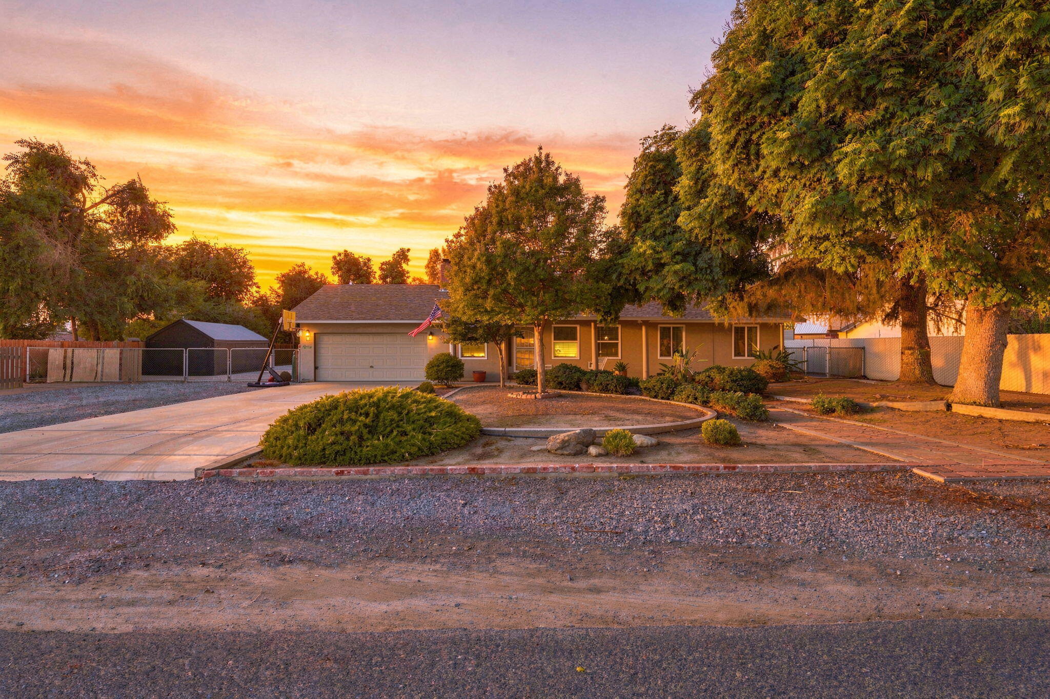 351 S Cornucopia Rd, Exeter, CA 93221