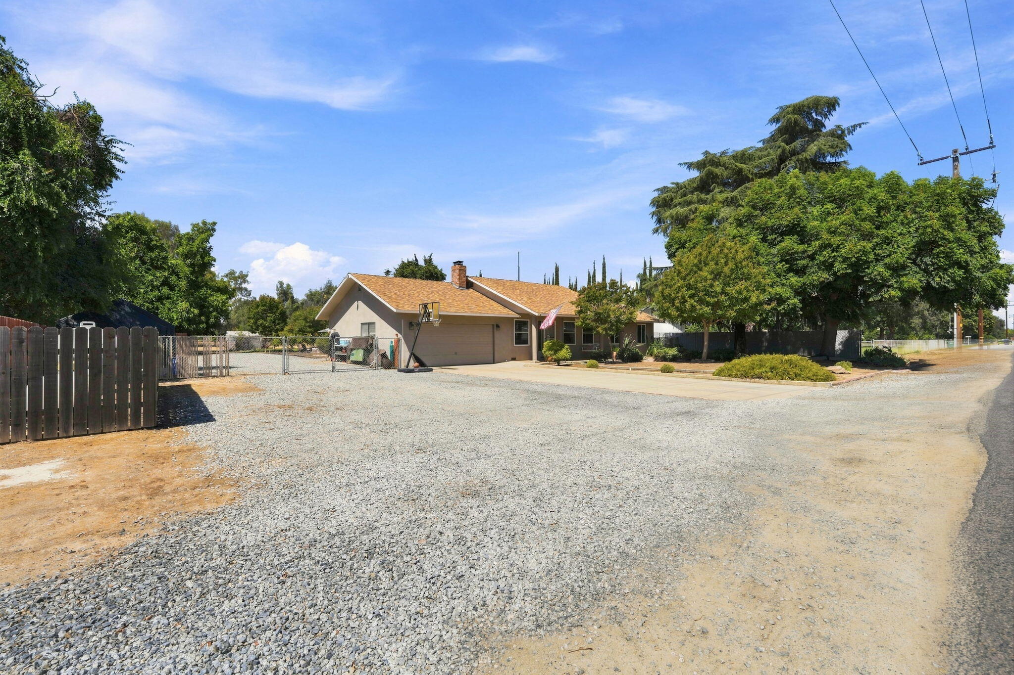 351 S Cornucopia Rd, Exeter, CA 93221