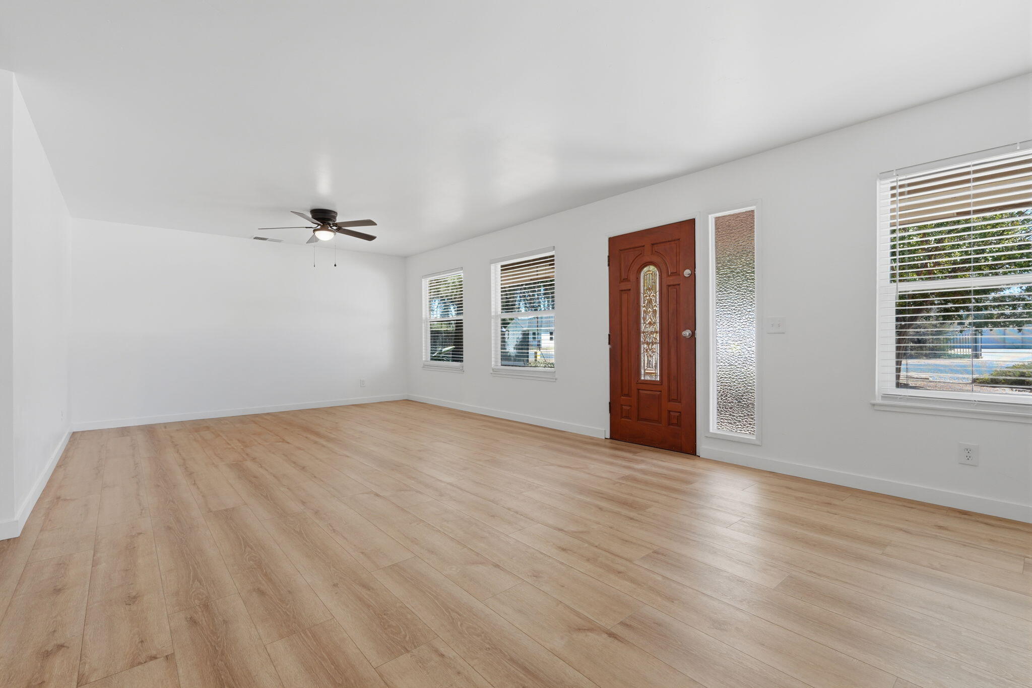 351 S Cornucopia Rd, Exeter, CA 93221