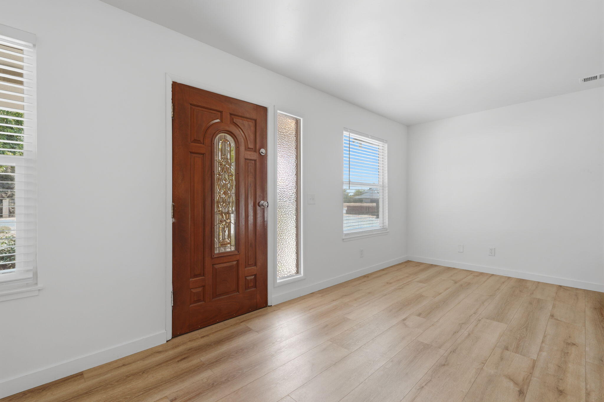 351 S Cornucopia Rd, Exeter, CA 93221