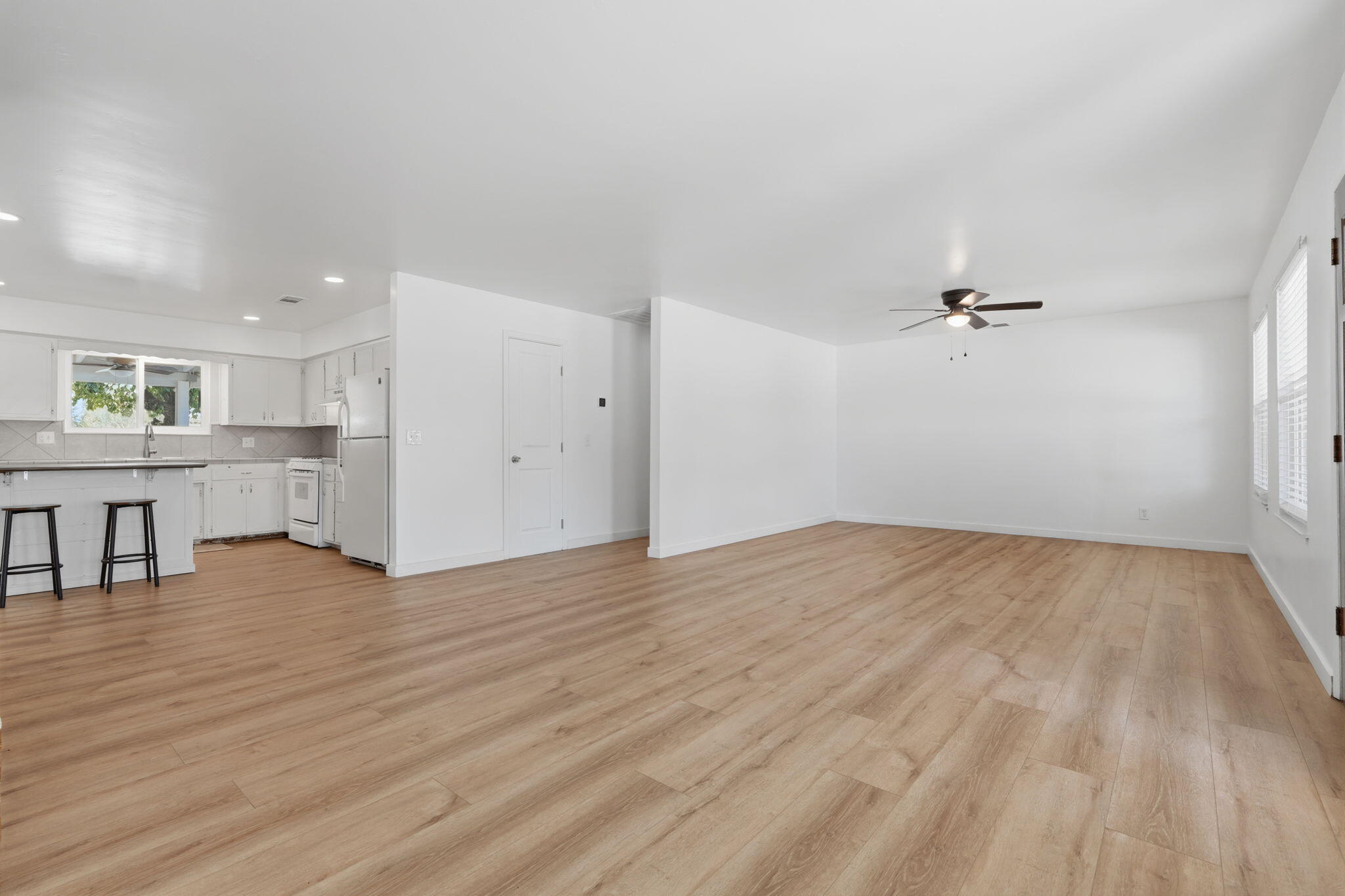 351 S Cornucopia Rd, Exeter, CA 93221