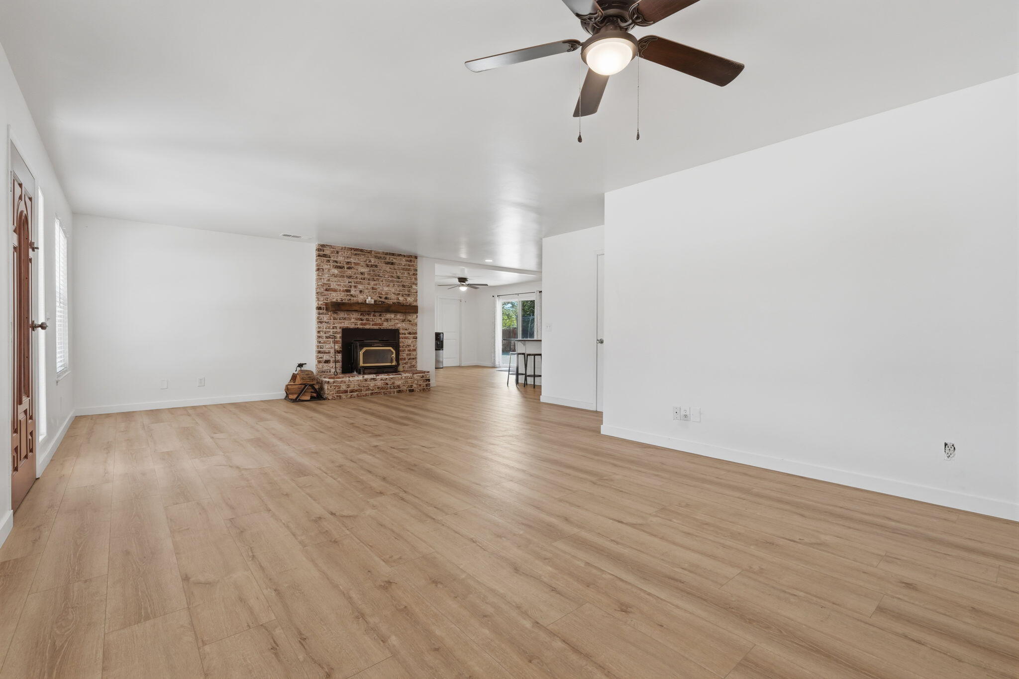351 S Cornucopia Rd, Exeter, CA 93221