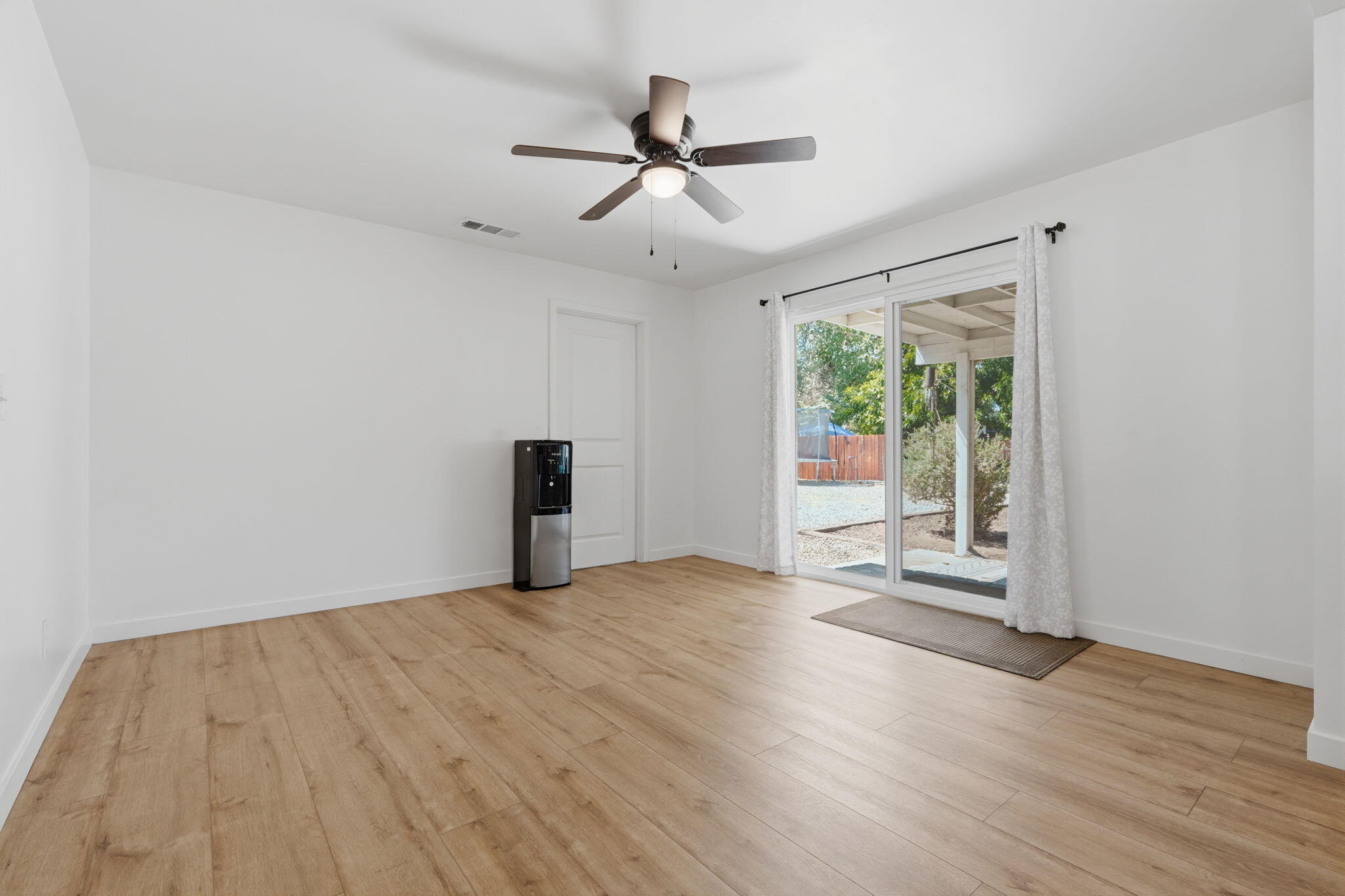351 S Cornucopia Rd, Exeter, CA 93221