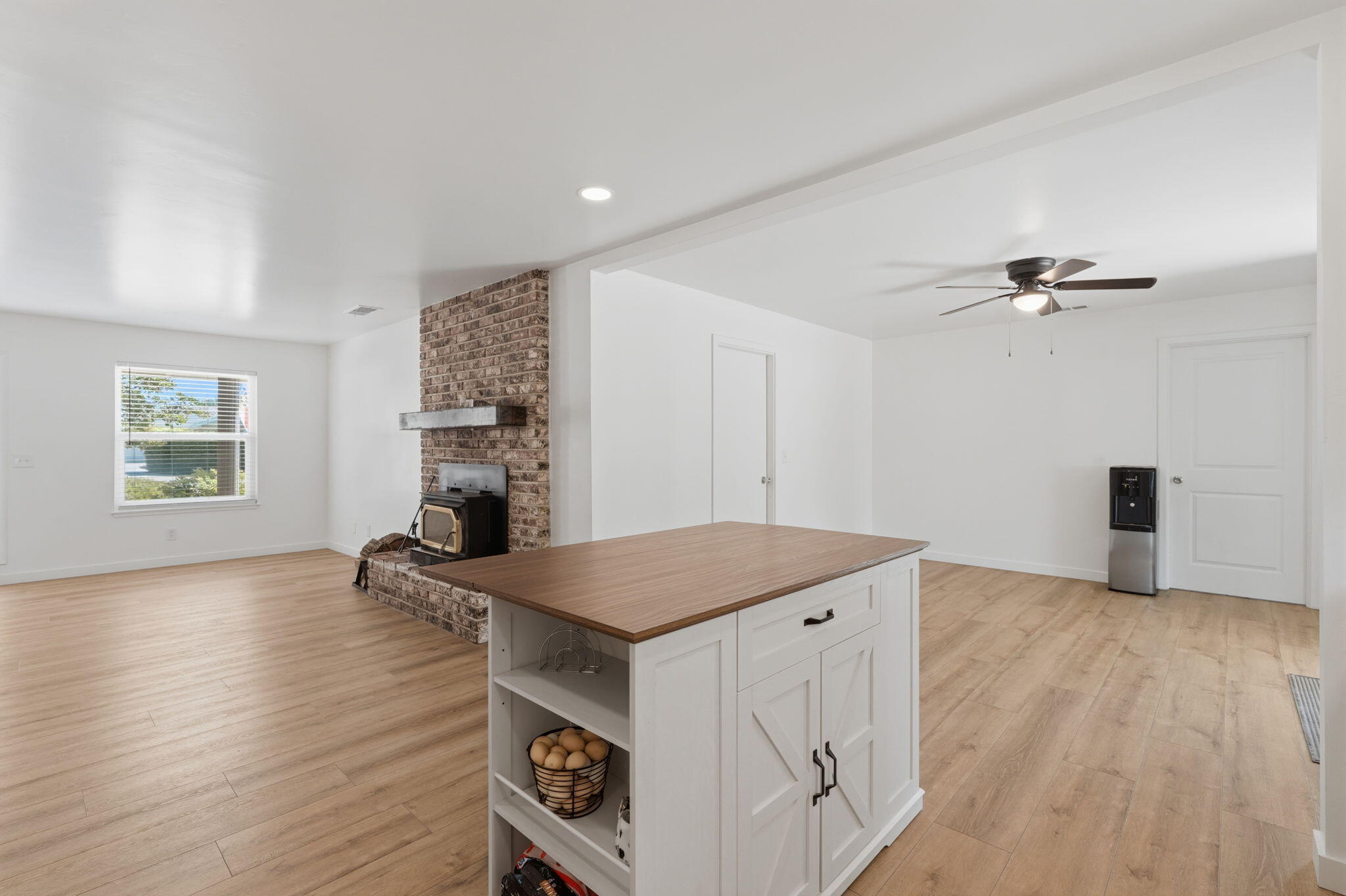 351 S Cornucopia Rd, Exeter, CA 93221