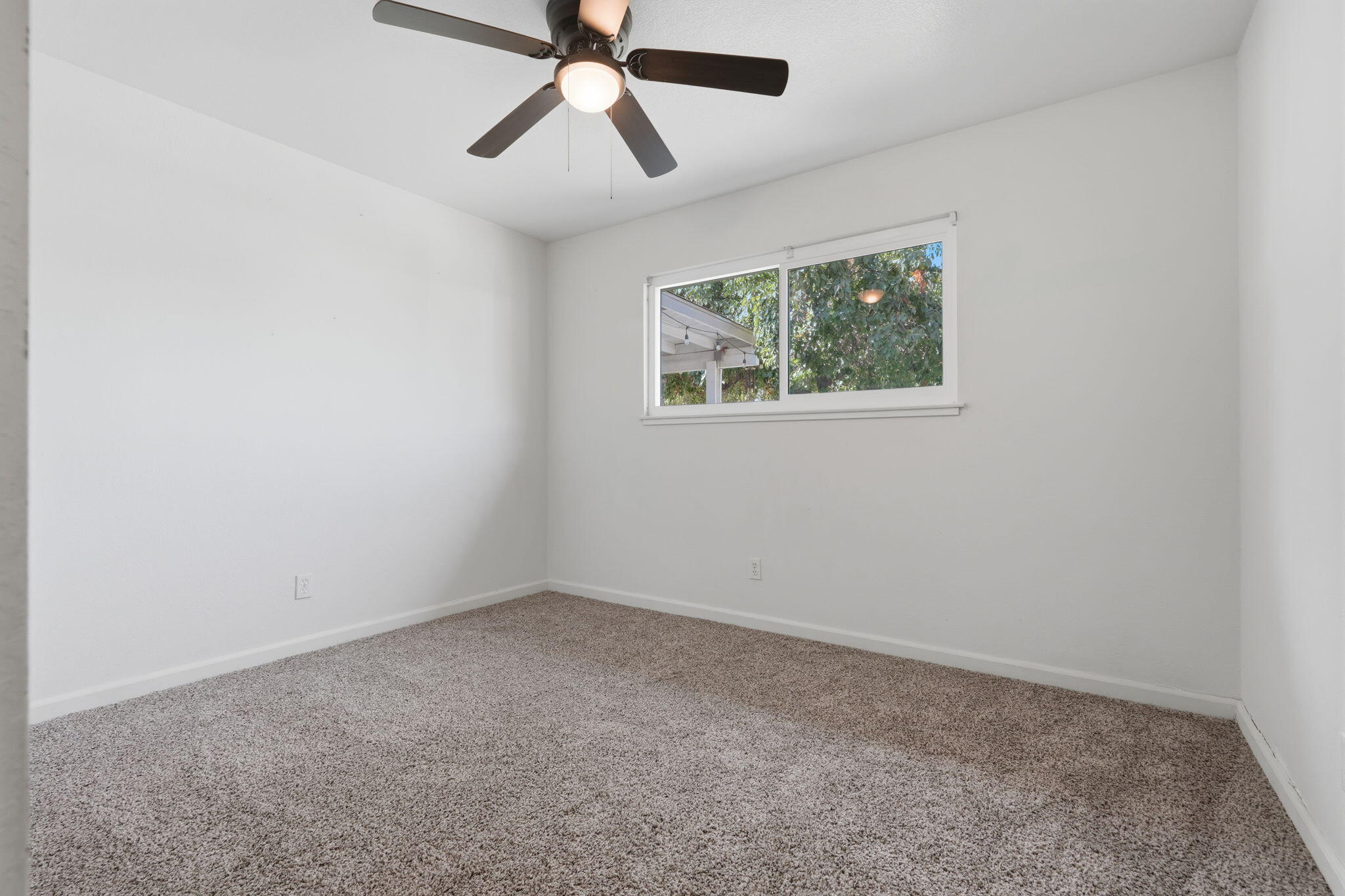 351 S Cornucopia Rd, Exeter, CA 93221