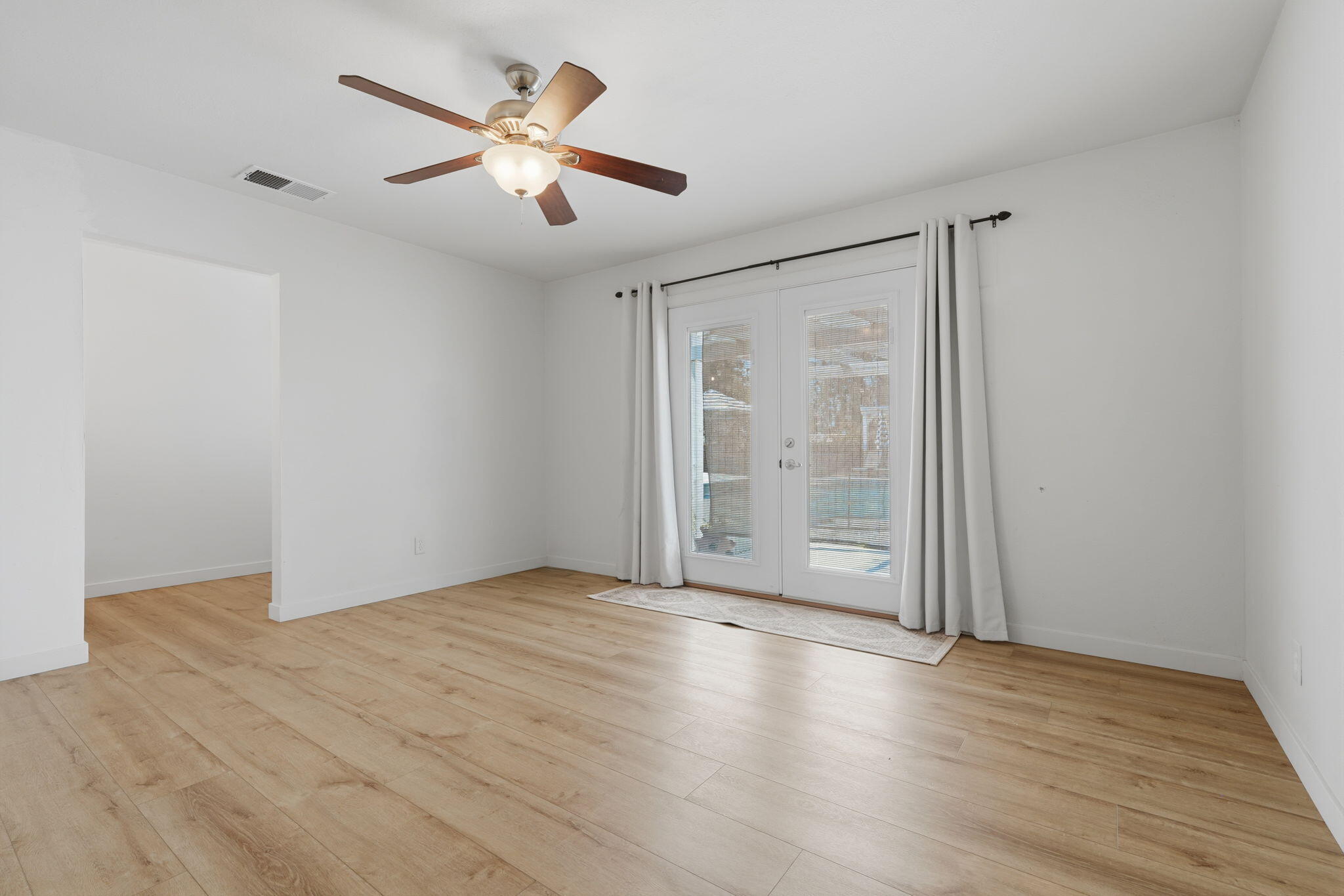 351 S Cornucopia Rd, Exeter, CA 93221