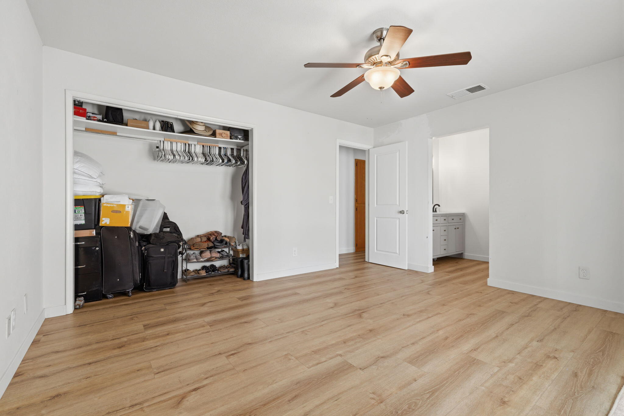 351 S Cornucopia Rd, Exeter, CA 93221