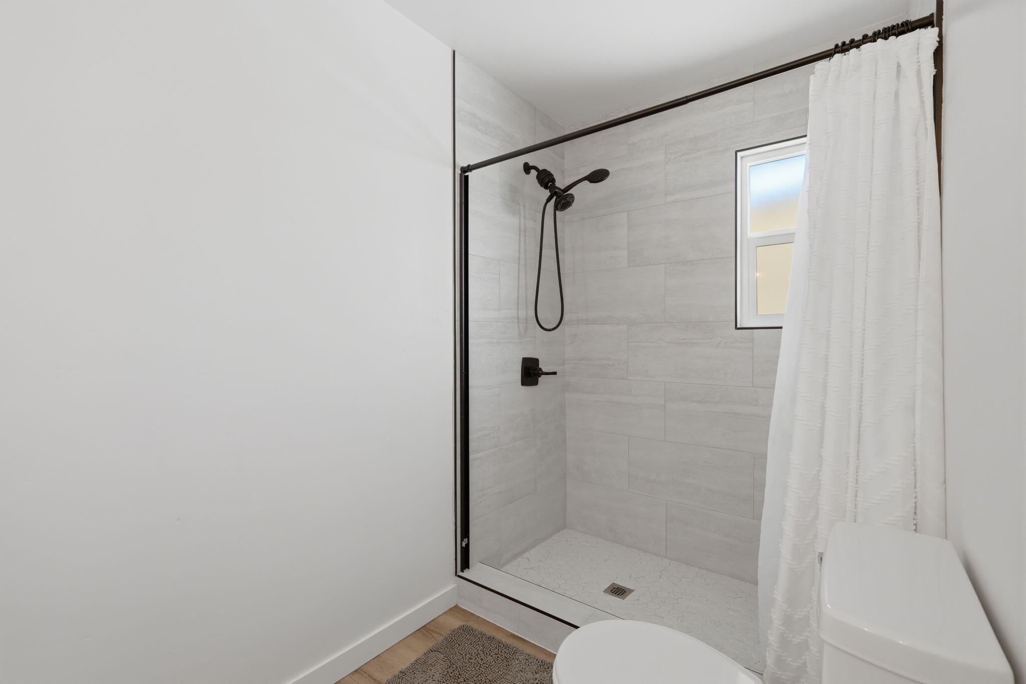 351 S Cornucopia Rd, Exeter, CA 93221