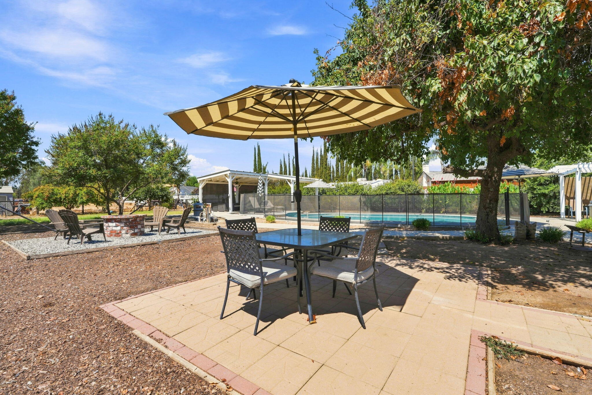 351 S Cornucopia Rd, Exeter, CA 93221