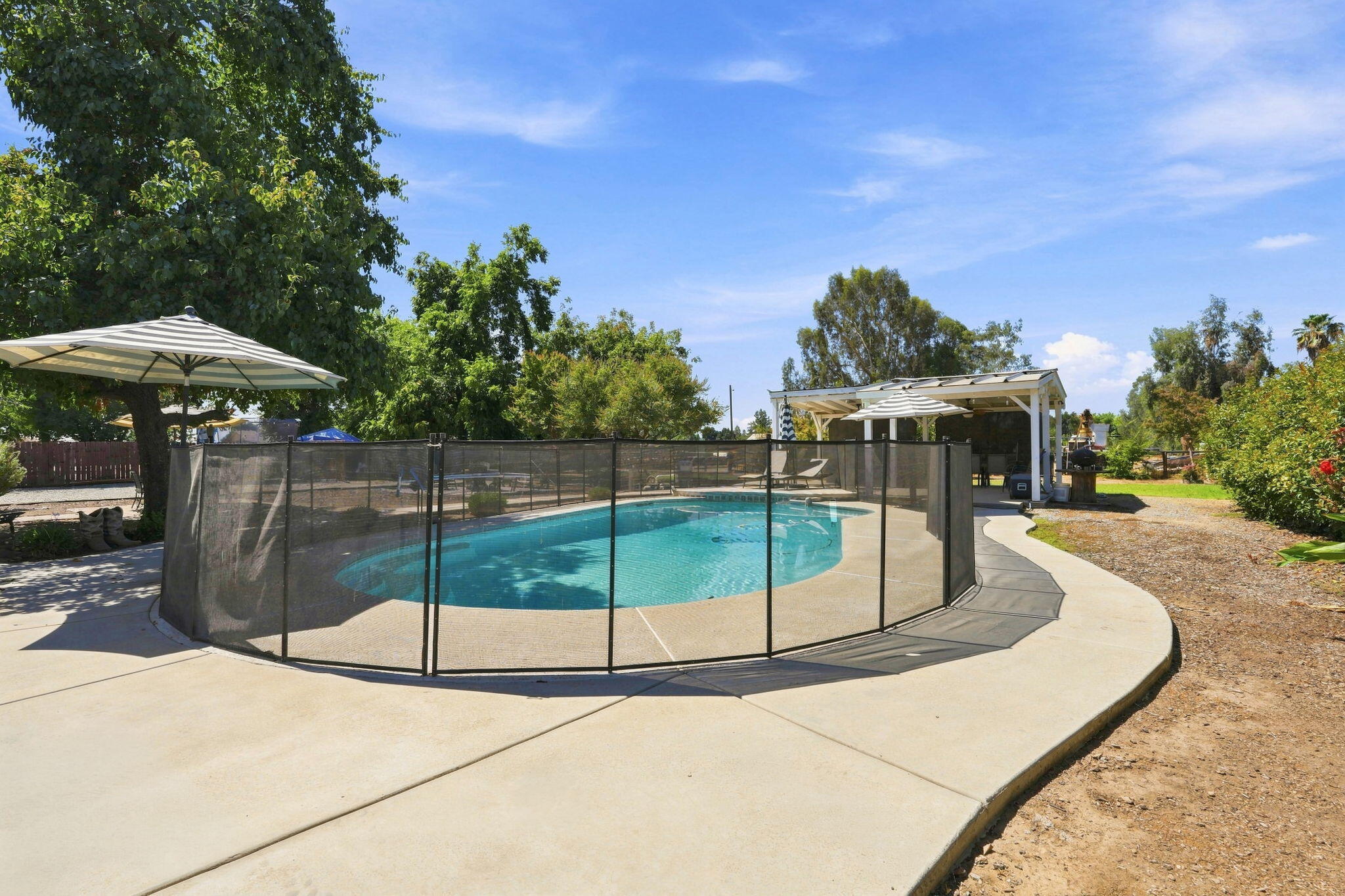 351 S Cornucopia Rd, Exeter, CA 93221