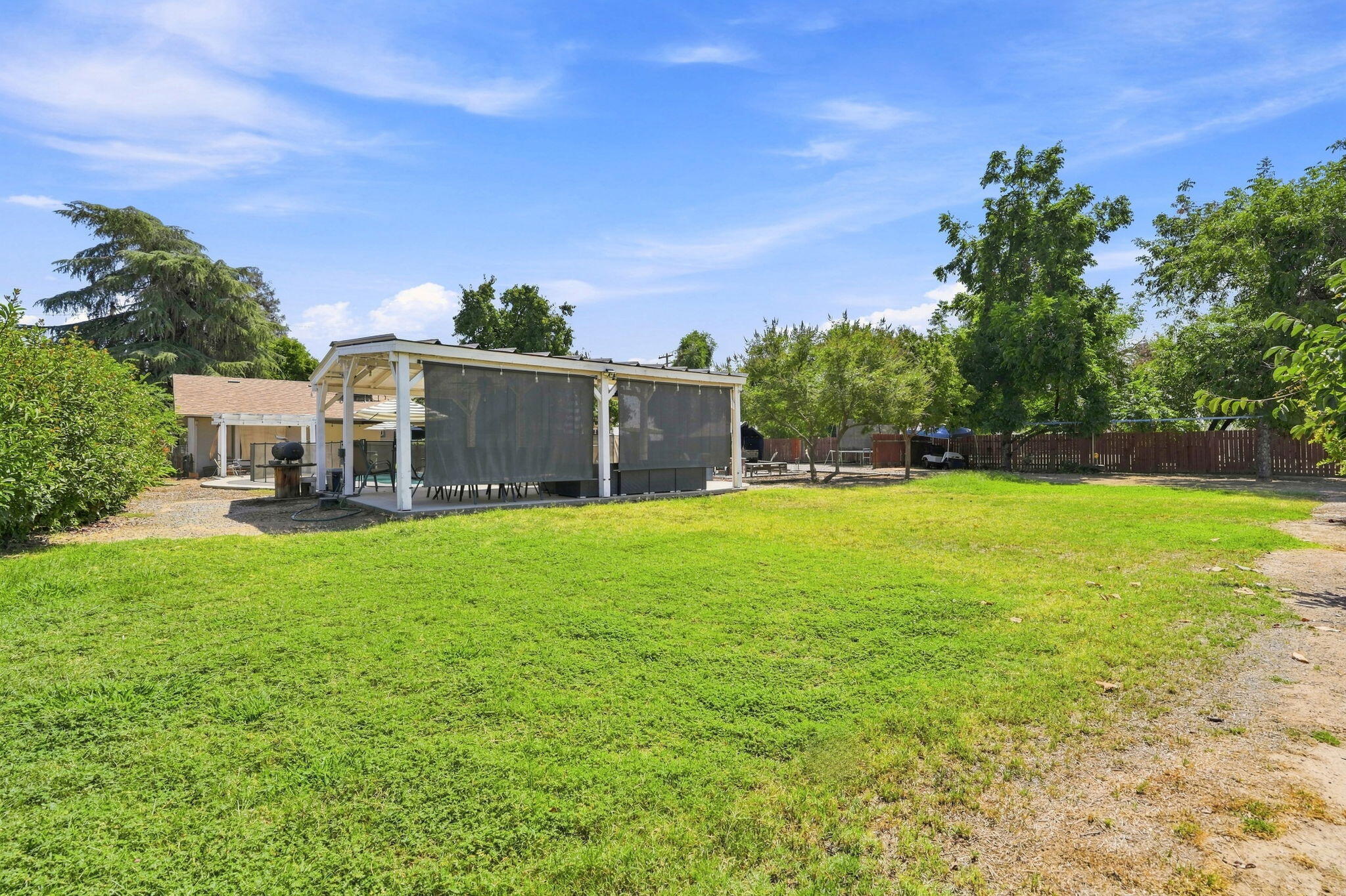 351 S Cornucopia Rd, Exeter, CA 93221