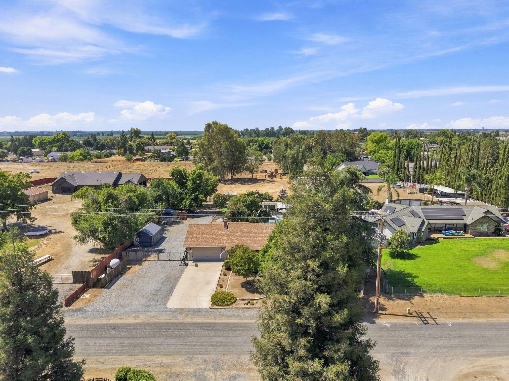 351 S Cornucopia Rd, Exeter, CA 93221