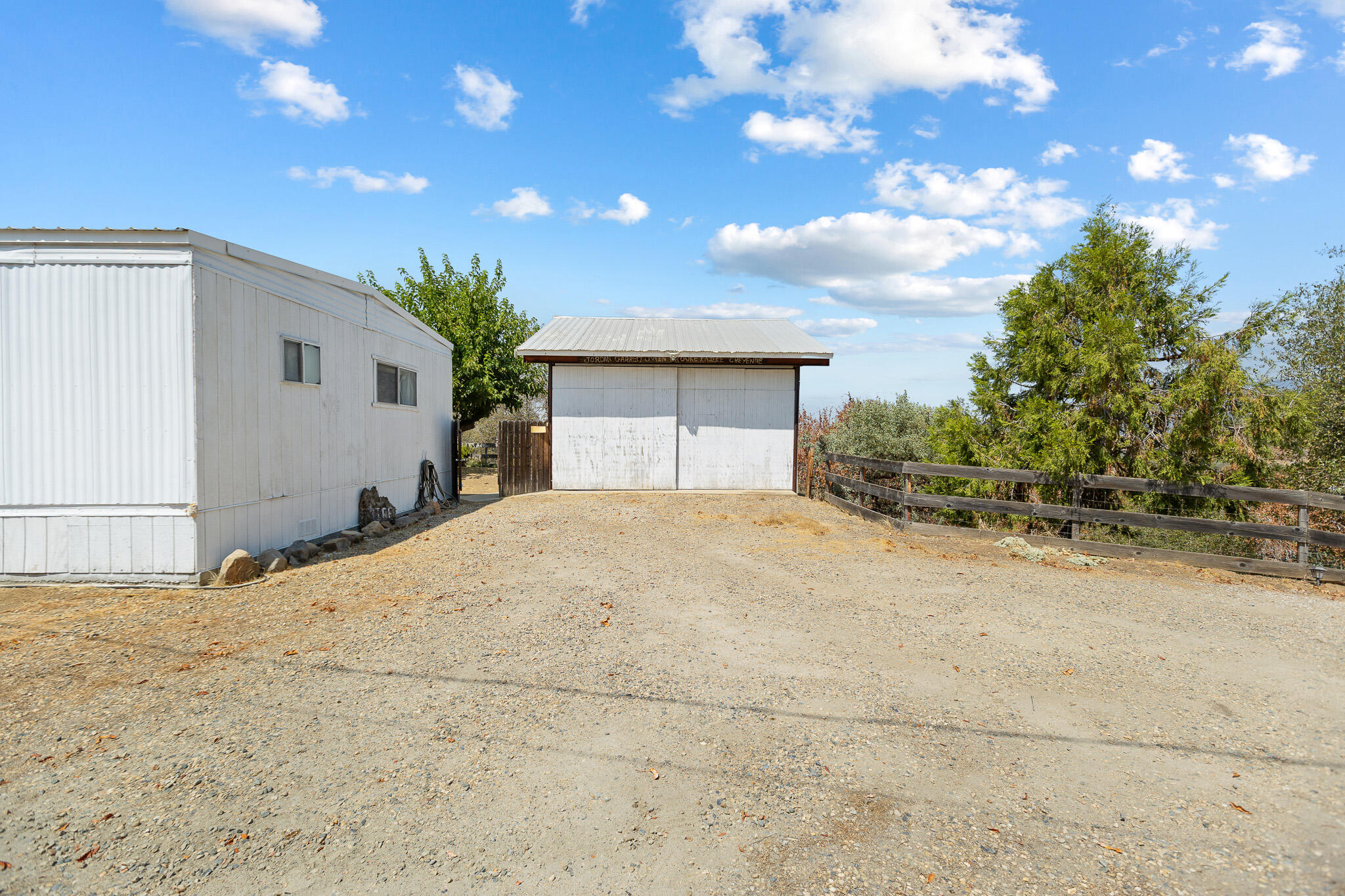47735 Thunderhill Ln, Yokuts Valley, CA 93675