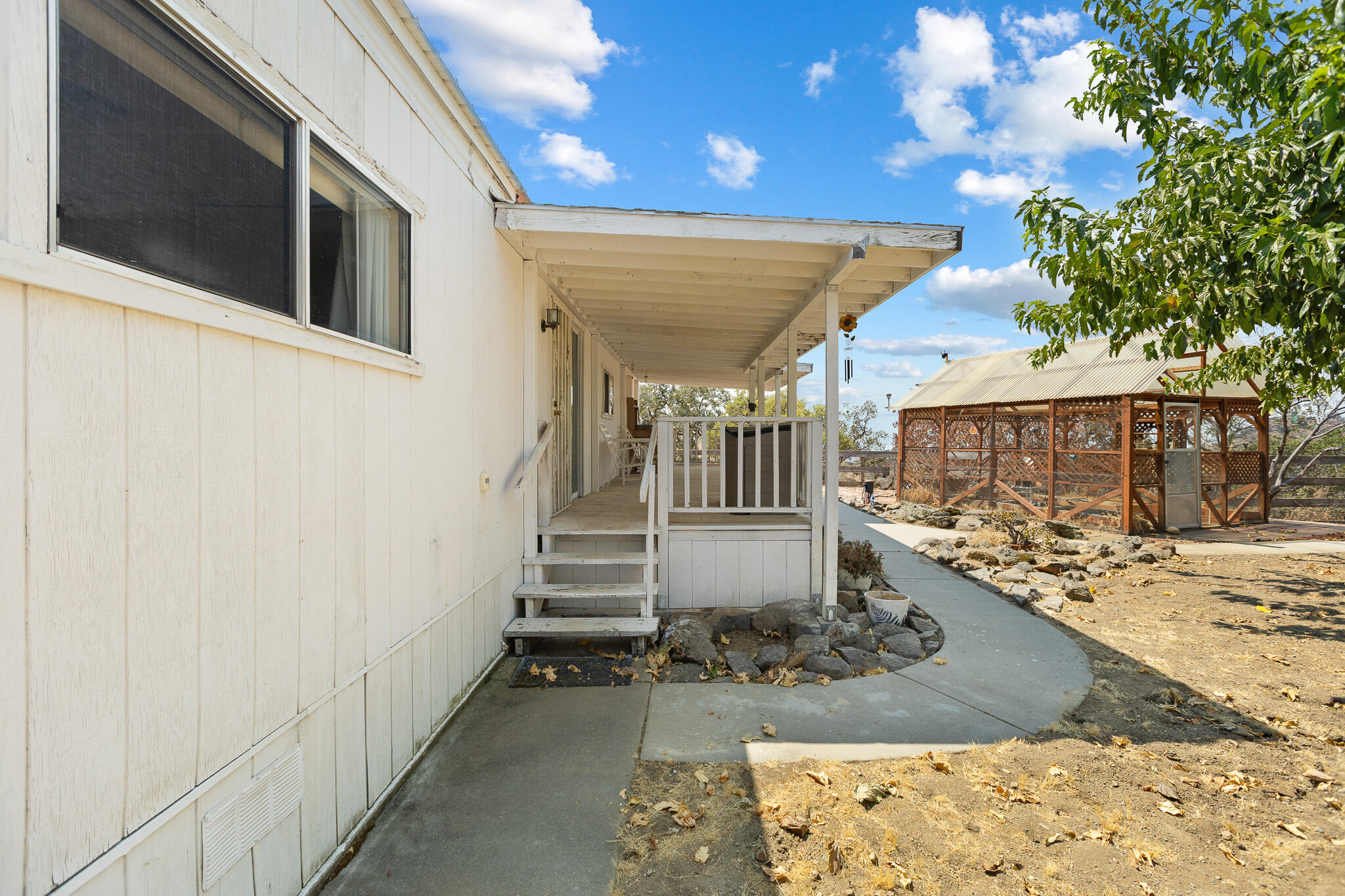 47735 Thunderhill Ln, Yokuts Valley, CA 93675