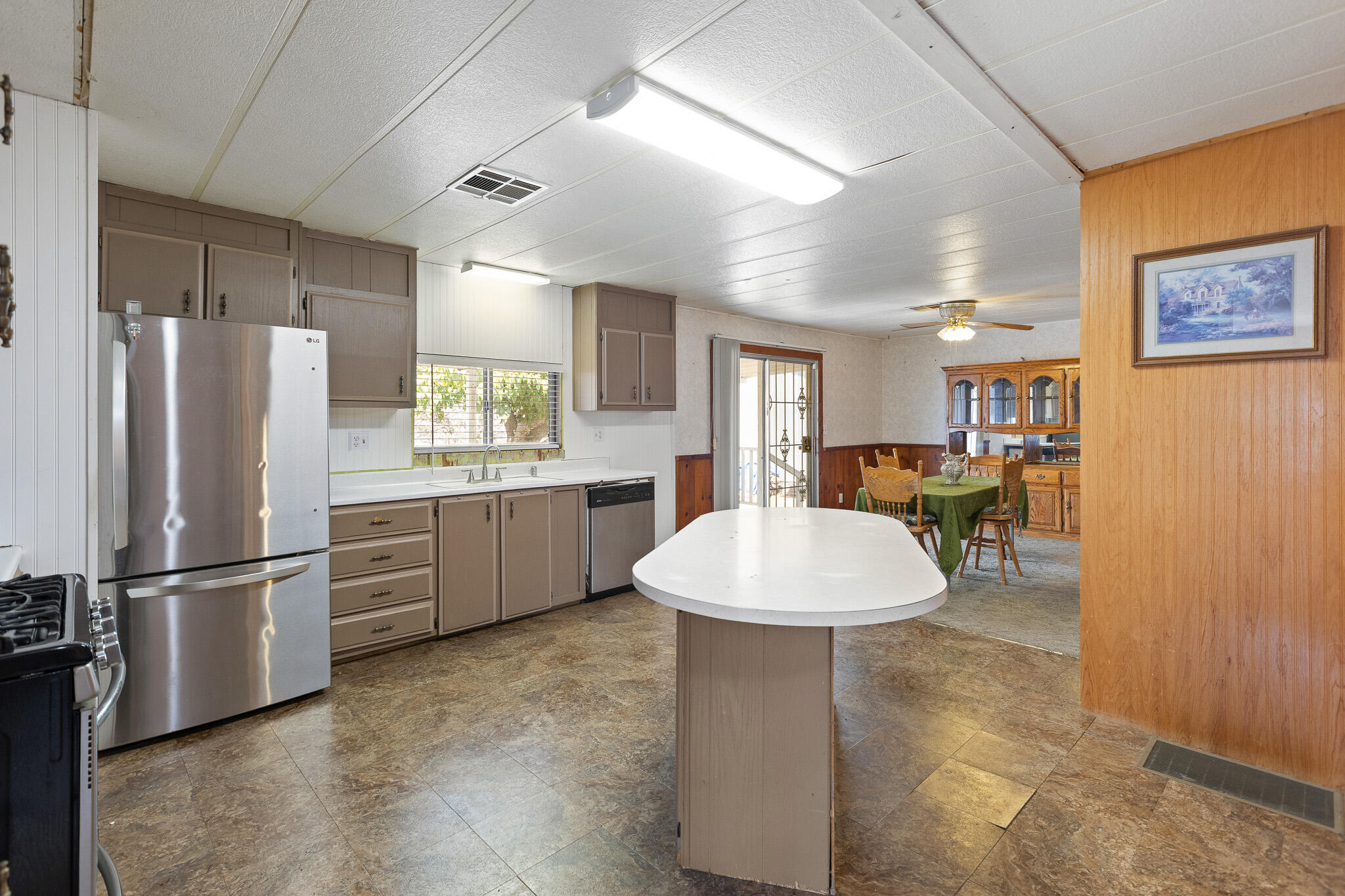 47735 Thunderhill Ln, Yokuts Valley, CA 93675