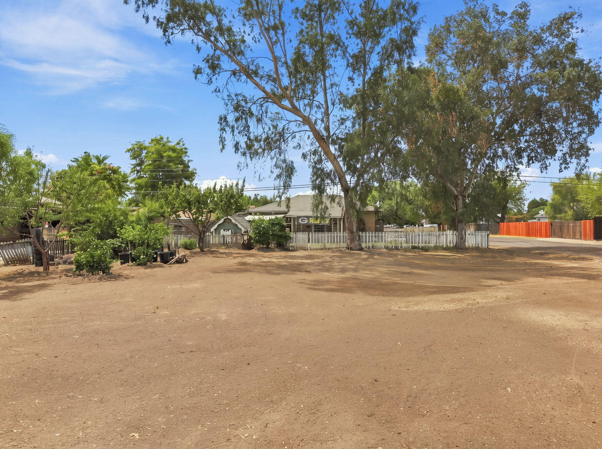 655 N 4th St, Porterville, CA 93257