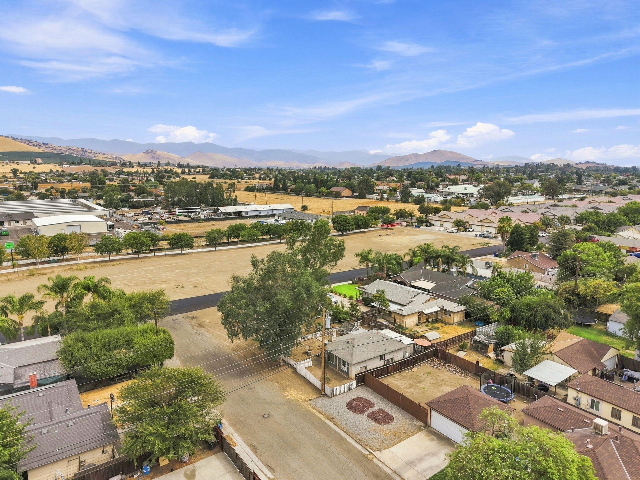 655 N 4th St, Porterville, CA 93257