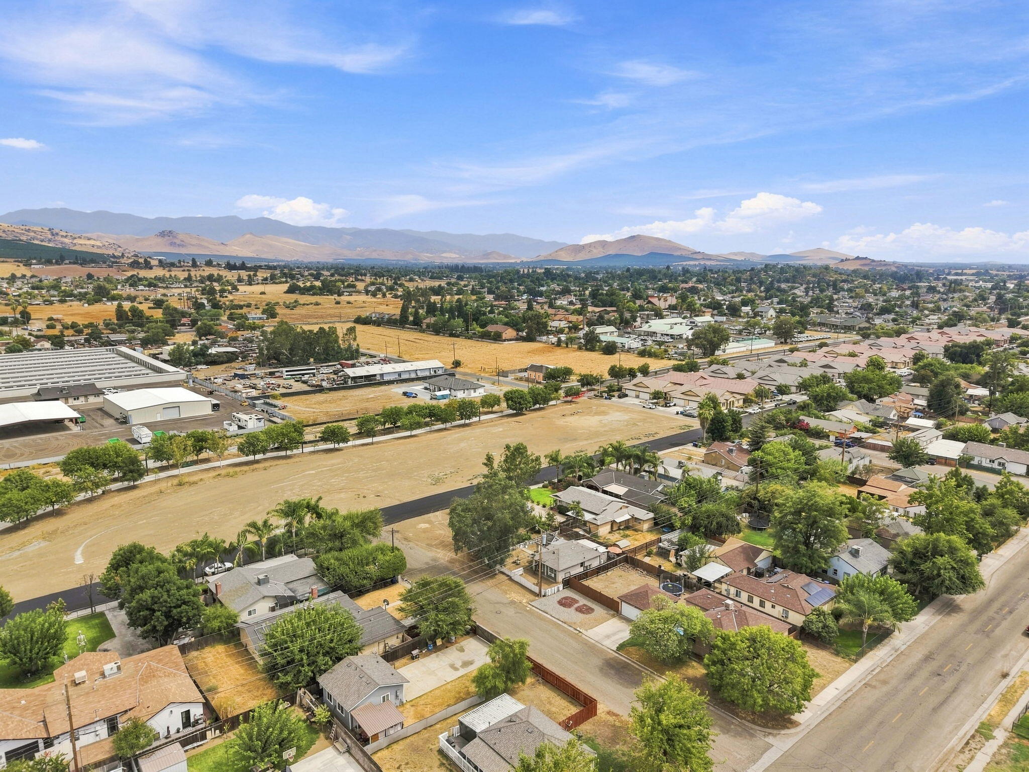 655 N 4th St, Porterville, CA 93257