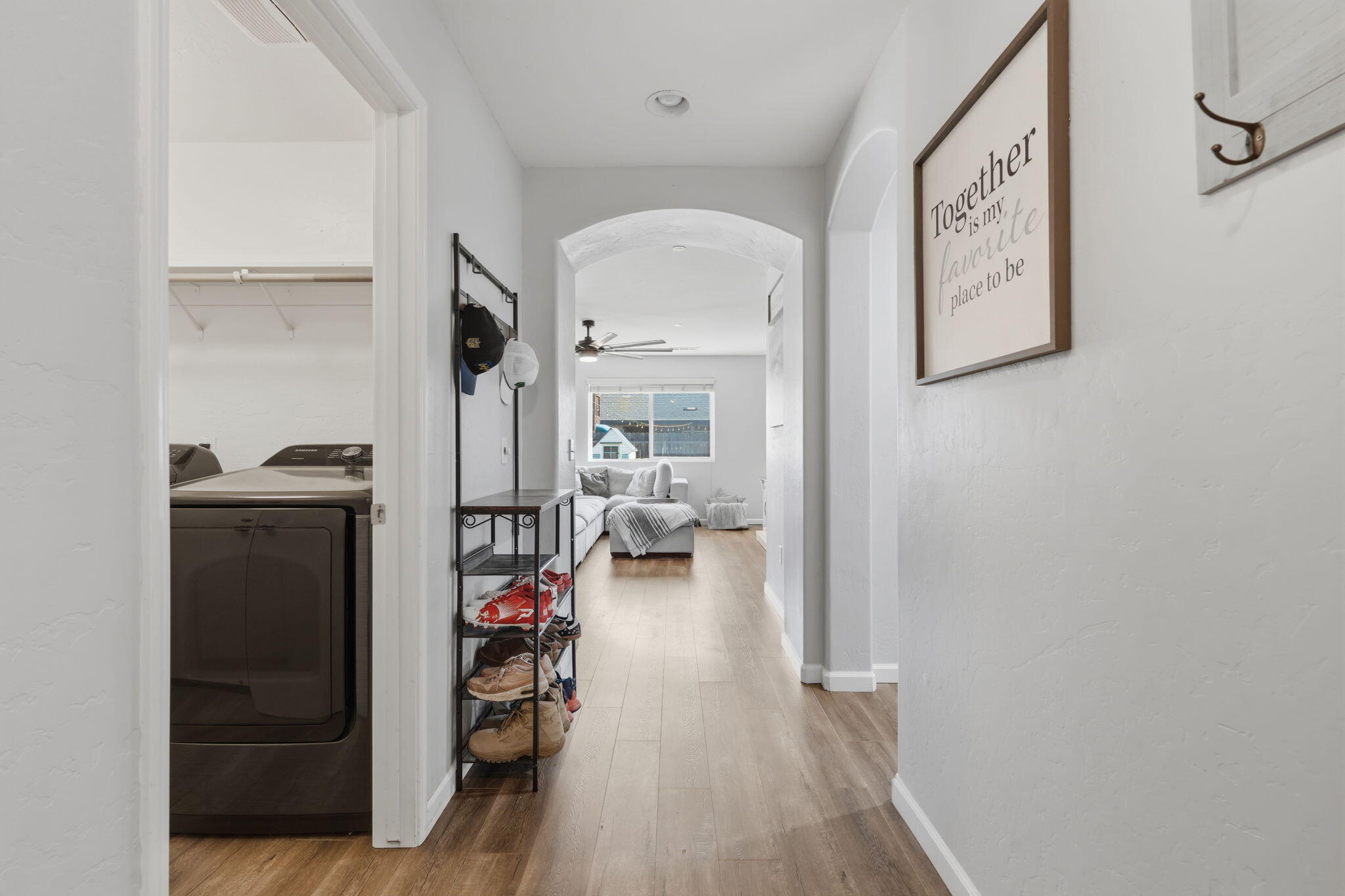 1835 W Santa Cruz Dr, Tulare, CA 93274