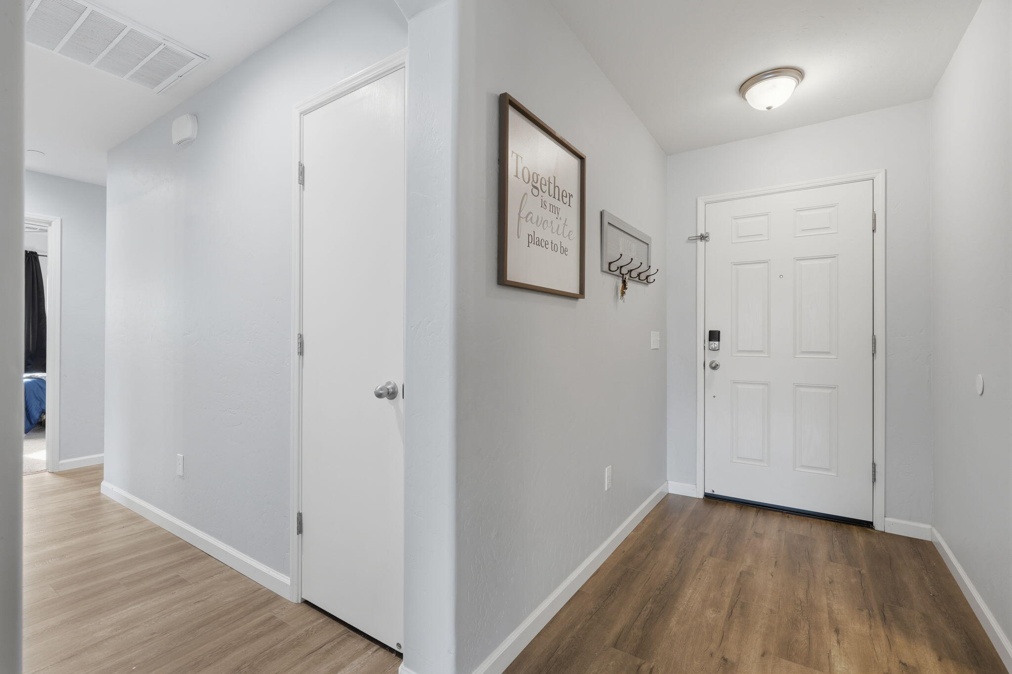 1835 W Santa Cruz Dr, Tulare, CA 93274