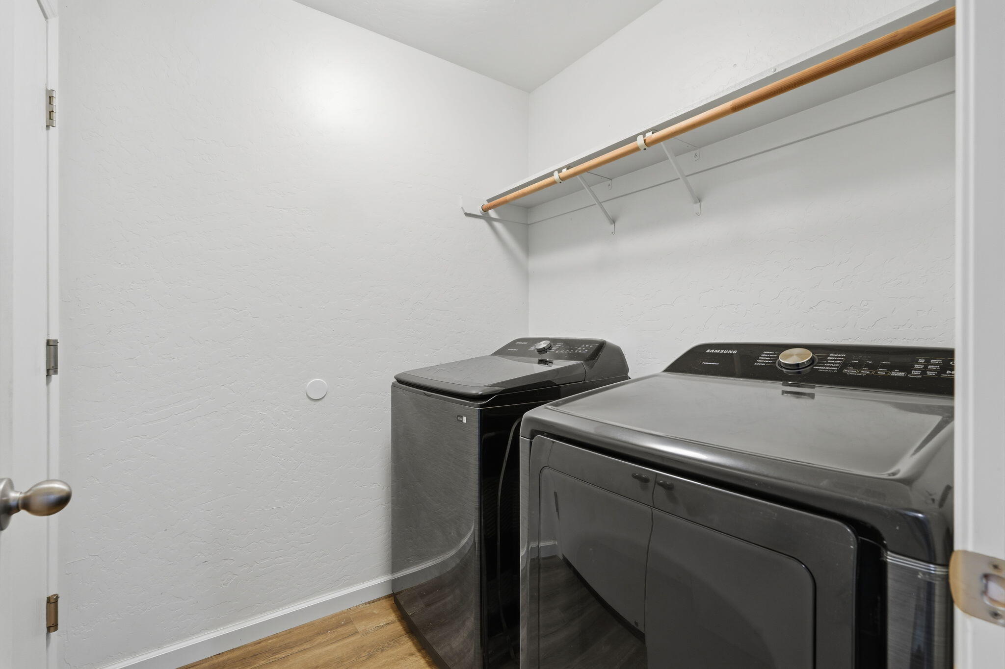 1835 W Santa Cruz Dr, Tulare, CA 93274