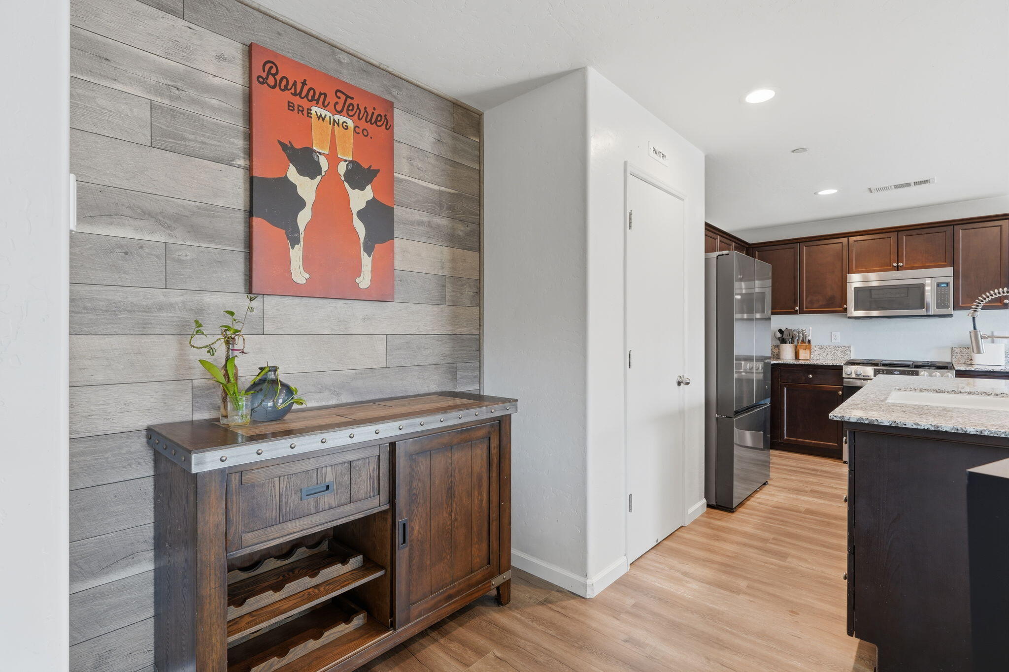 1835 W Santa Cruz Dr, Tulare, CA 93274