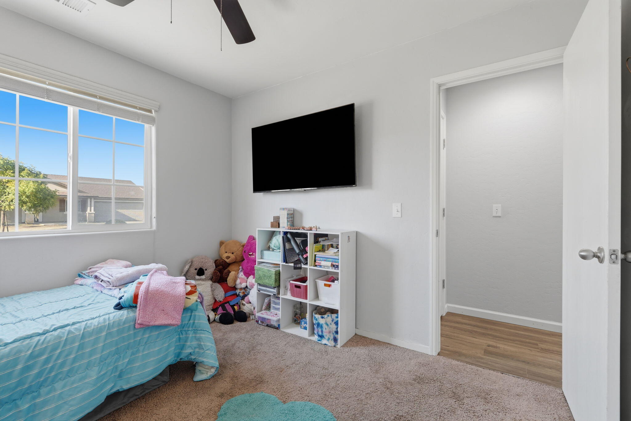 1835 W Santa Cruz Dr, Tulare, CA 93274