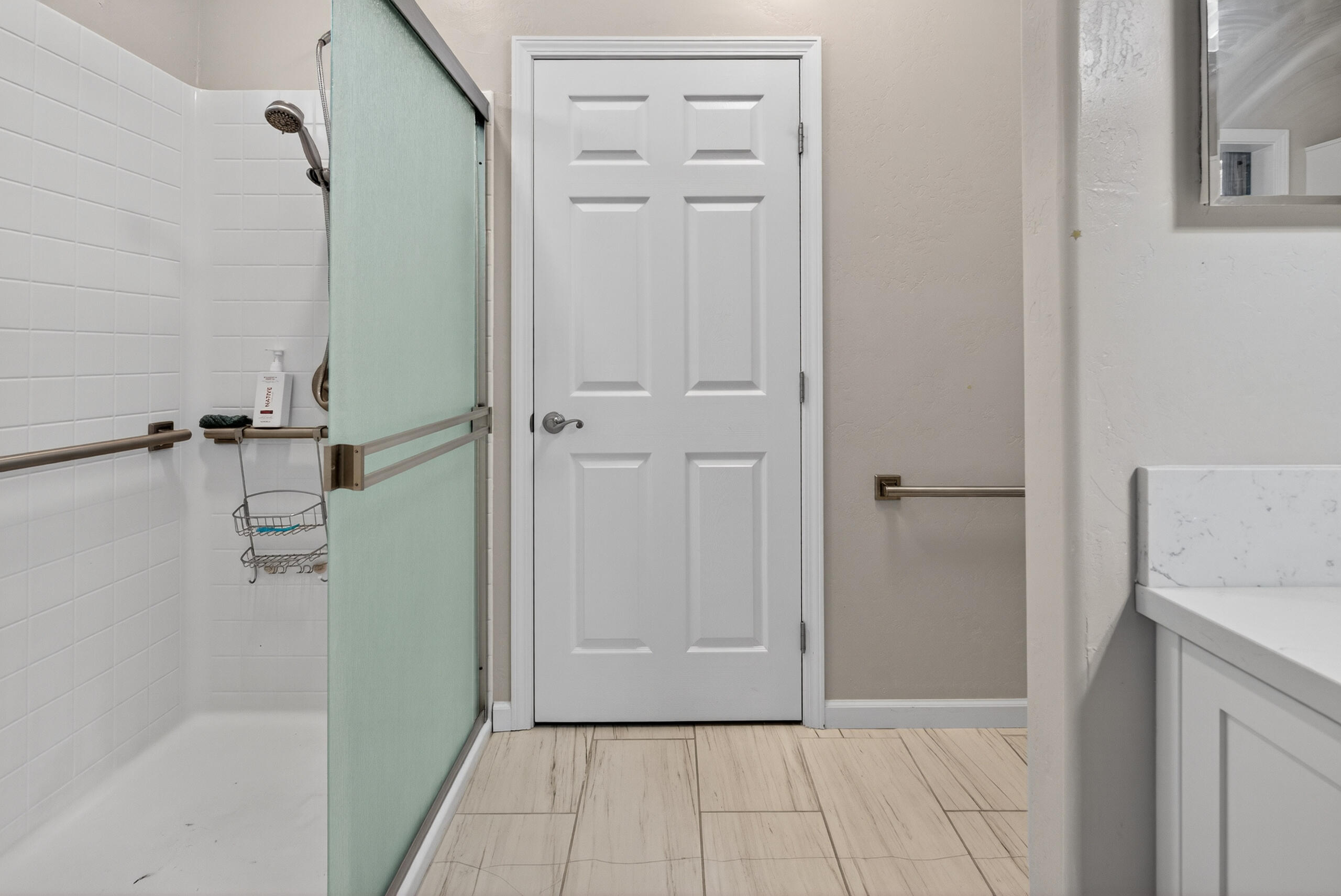 2113 S Columbus Ct, Visalia, CA 93277